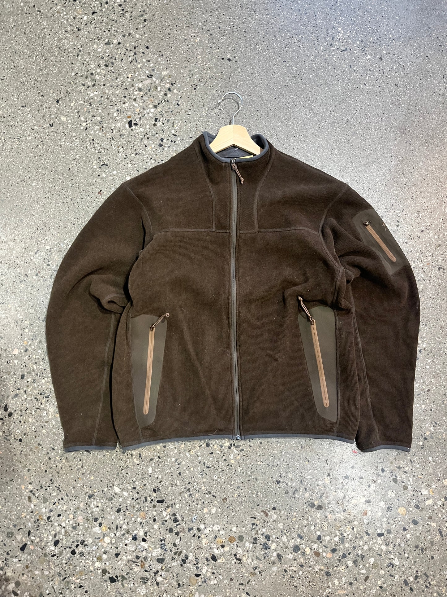 (M) Vintage 2000s Arcteryx Covert Zip