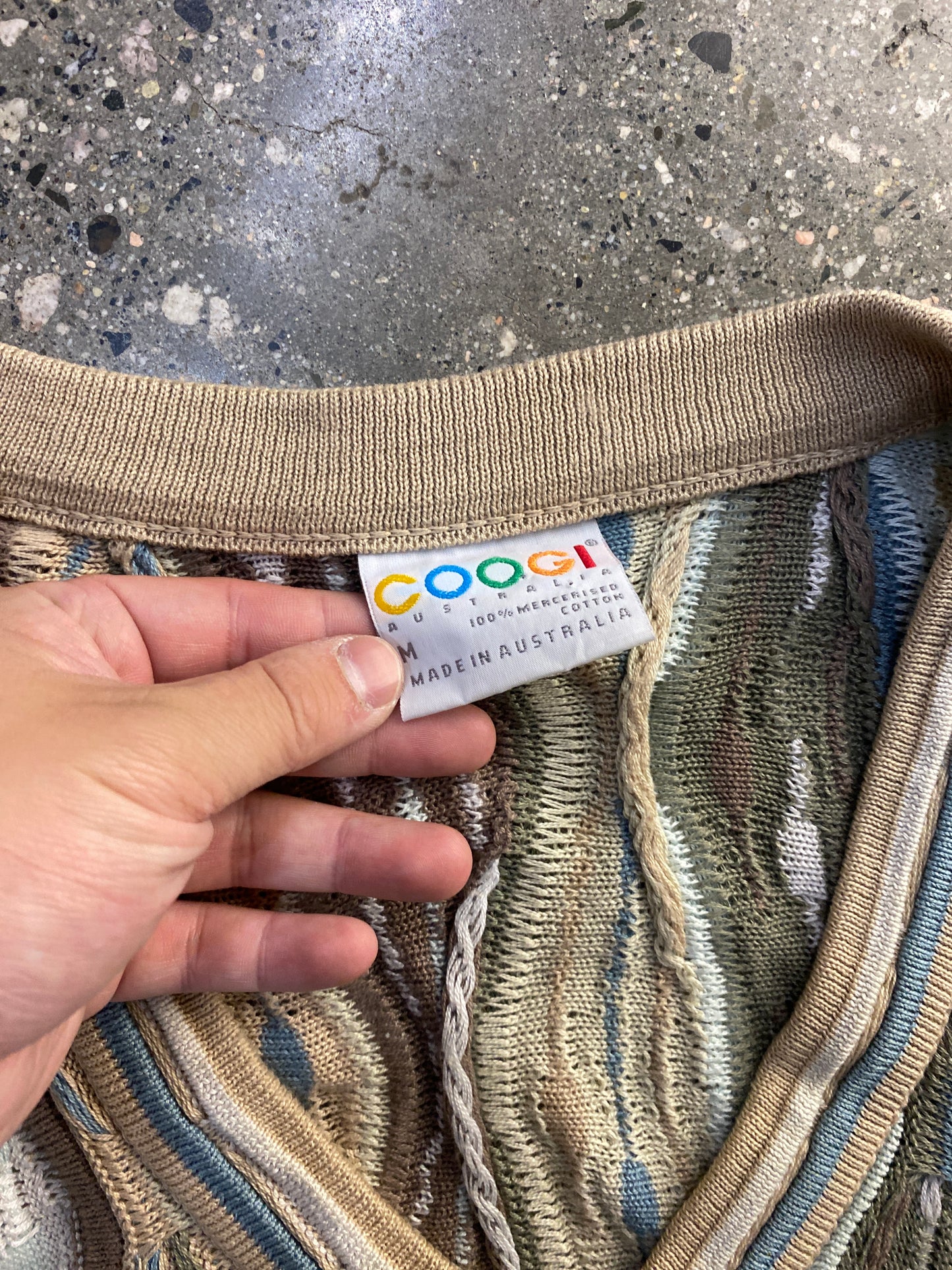 (M/L) Authentic Coogi V Neck 3D Knit