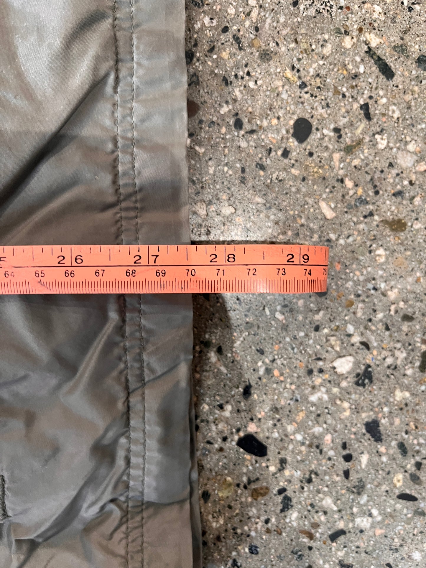 (L) 2000s Grey Nike Windbreaker