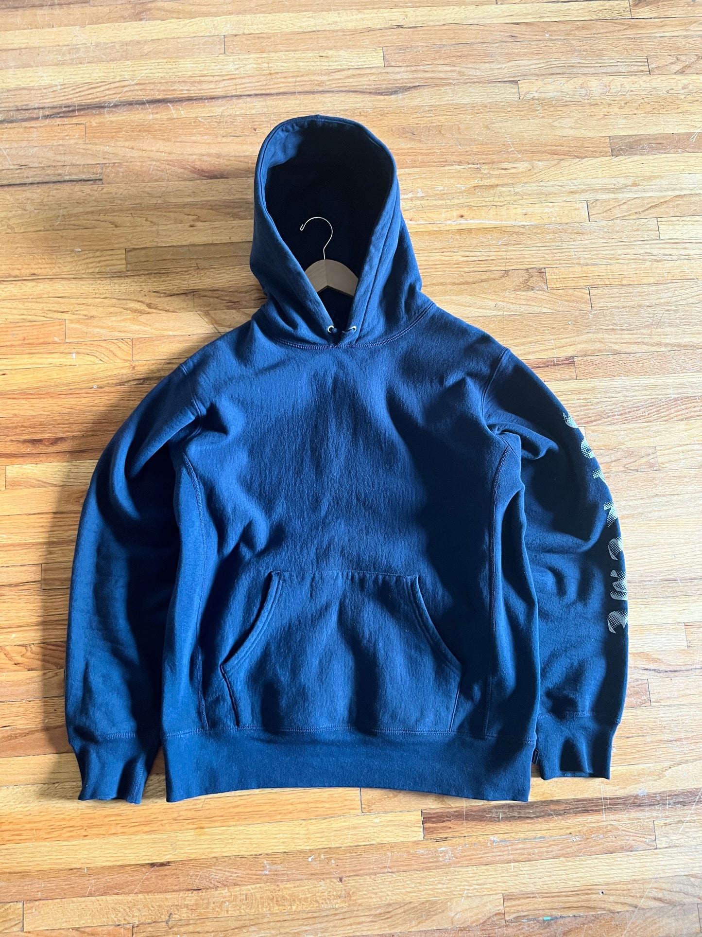 (L) Supreme Arm Script Thick Hoodie