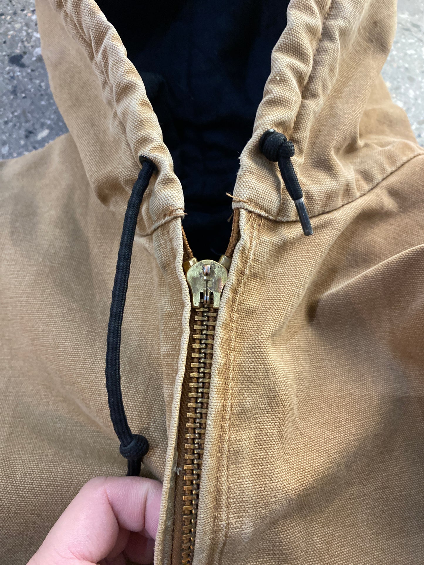 (XL) Carhartt Distressed Workwear Jacket ( no zipper pull)