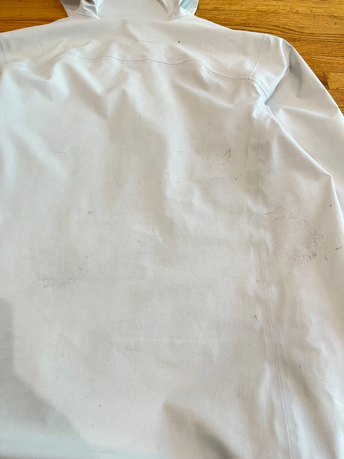(XS) Arc’teryx Beta Platinum White Goretex Jacket
