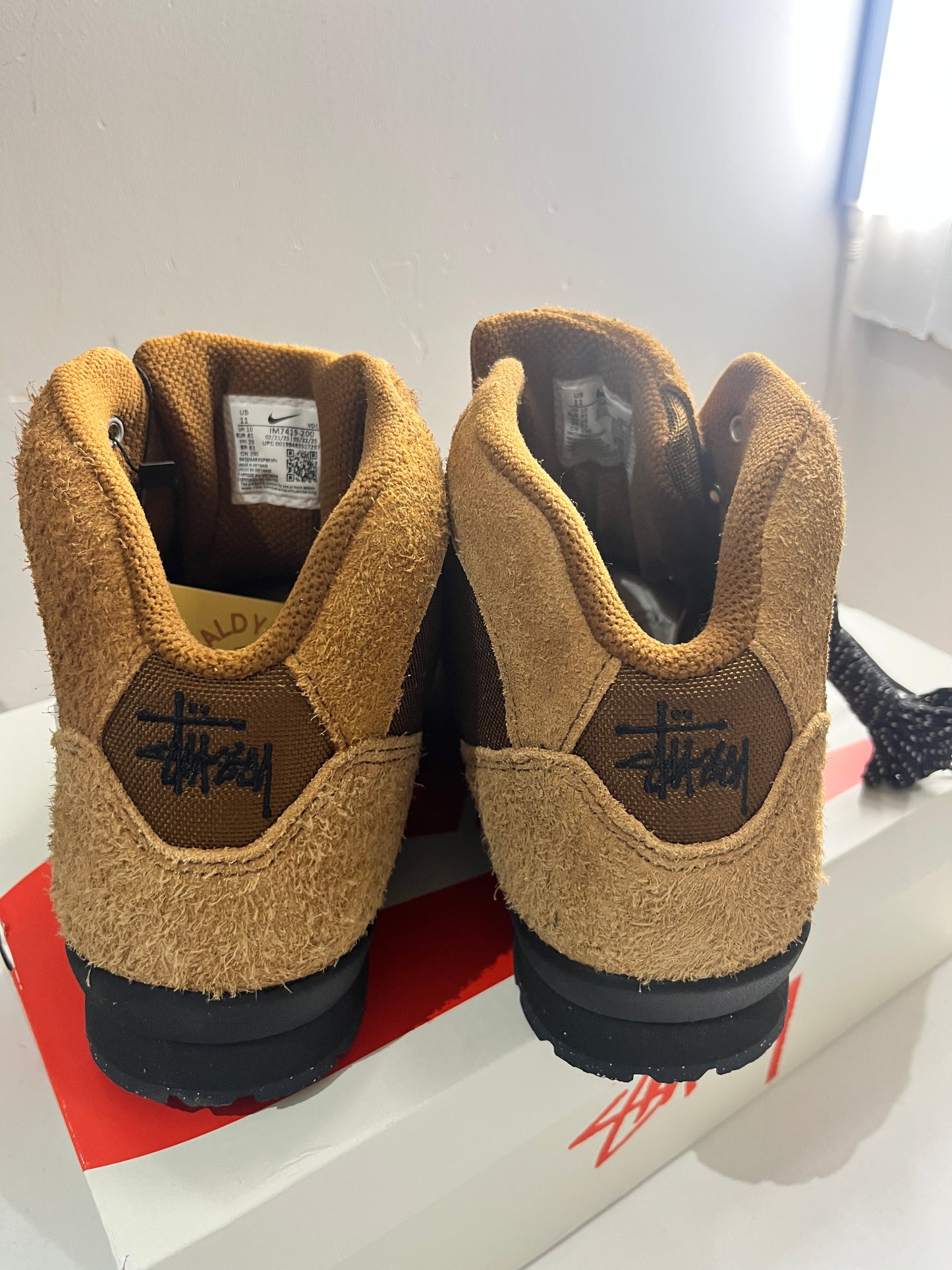 ( Size 11 US Men’s ) Nike x Stussy Bltro