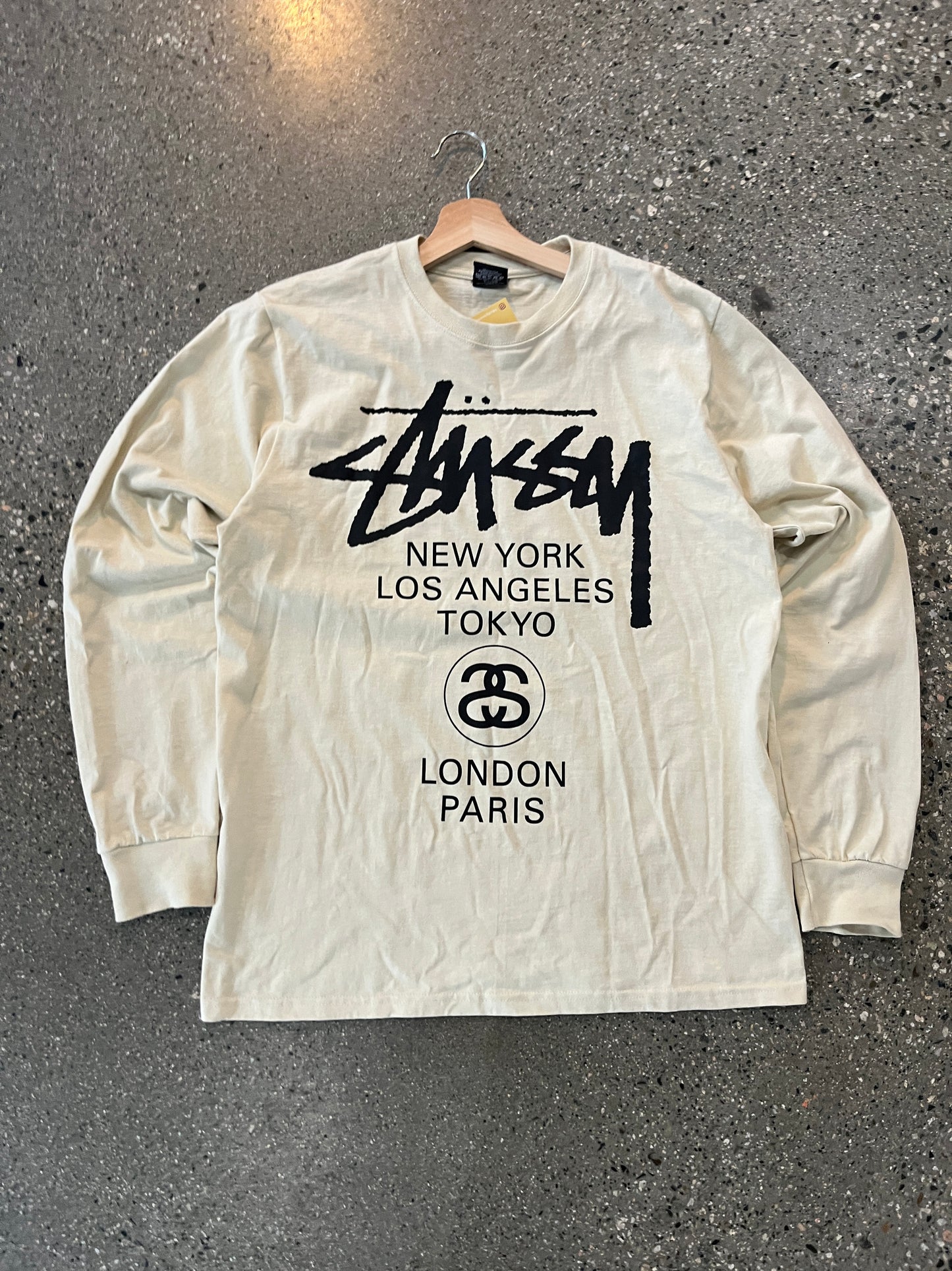 (m) Stussy Cream World Tour LS