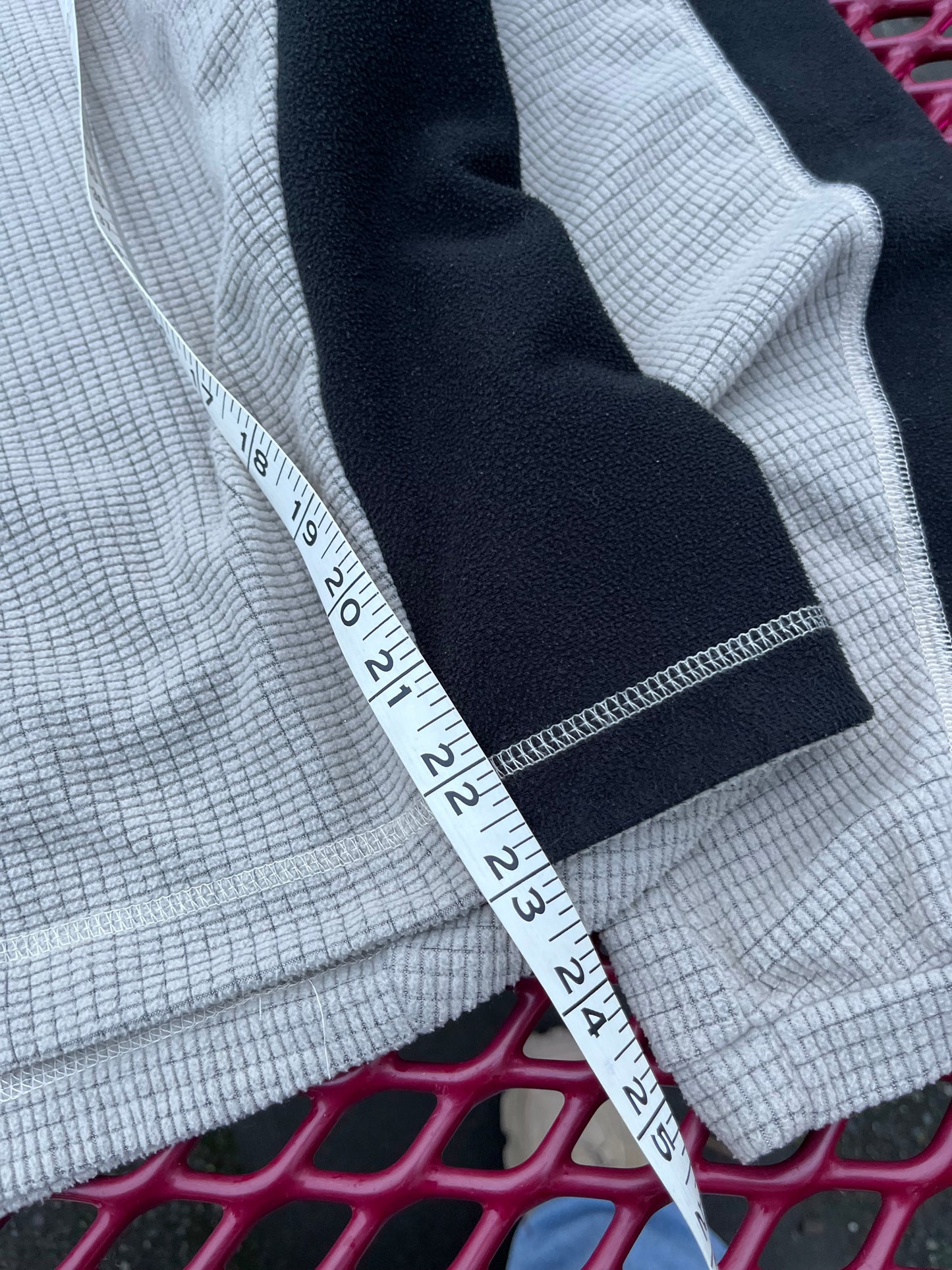 (S/M) Vintage Arc’teryx Mid Logo Thermal Pullover