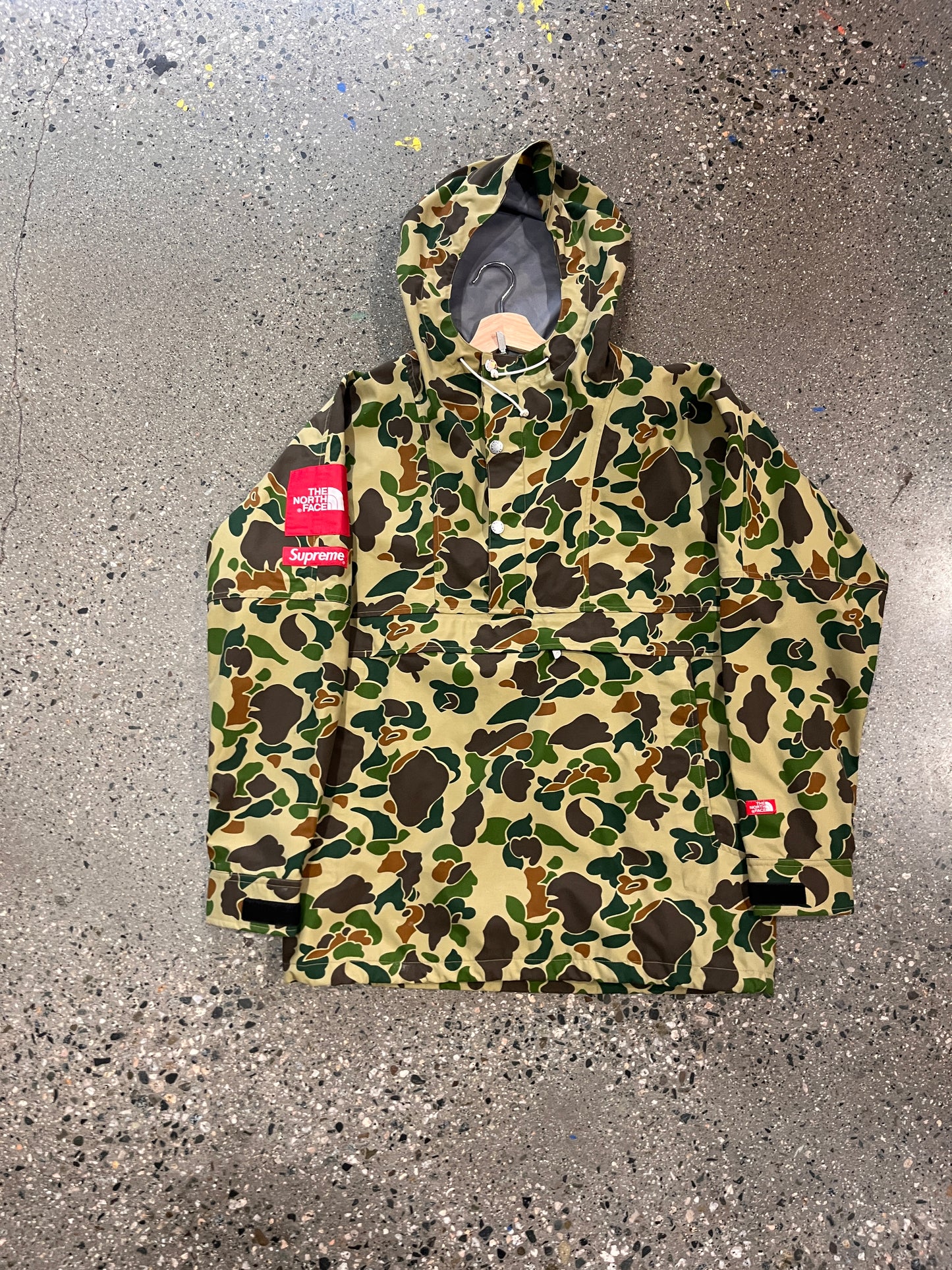 (L) Supreme X The North Face Duck Camo Jacket FW10