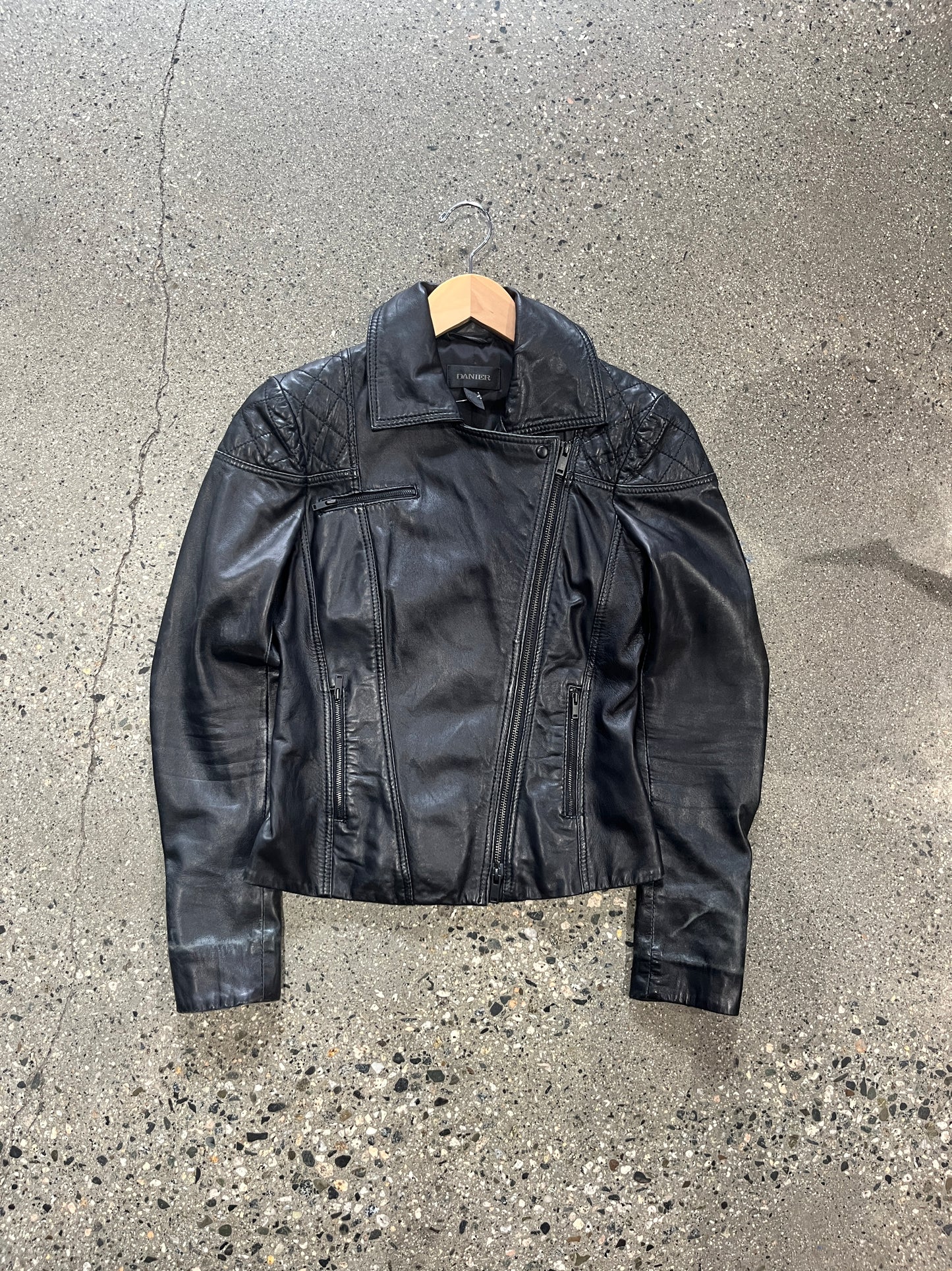 (3XS) Danier Sidezip Leather