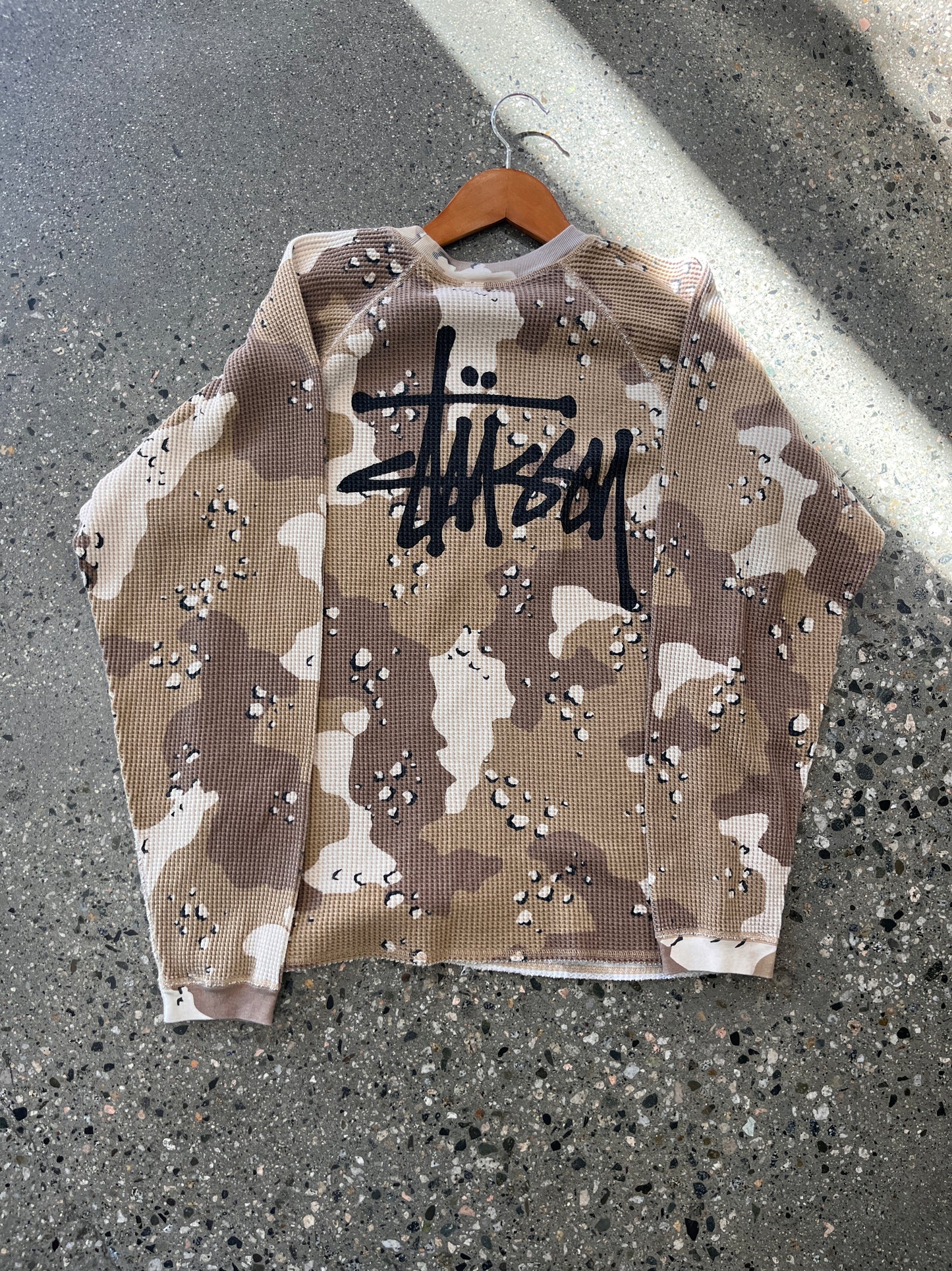 (M) Stussy Camo Thermal Script