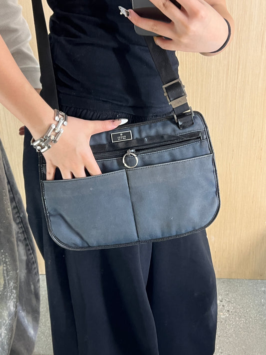 (OS) Authentic Gucci Vintage Messenger Bag