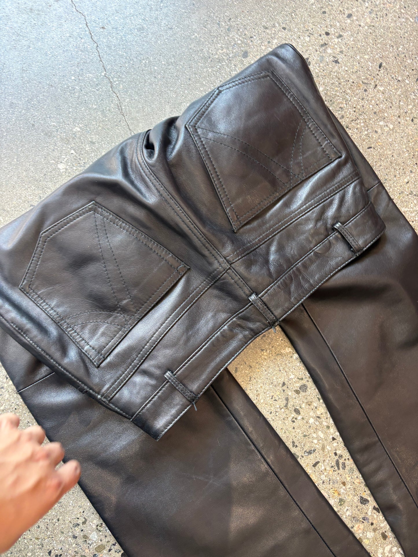 (womens8/30x33”) Danier Italian Leather Bootcut Pants
