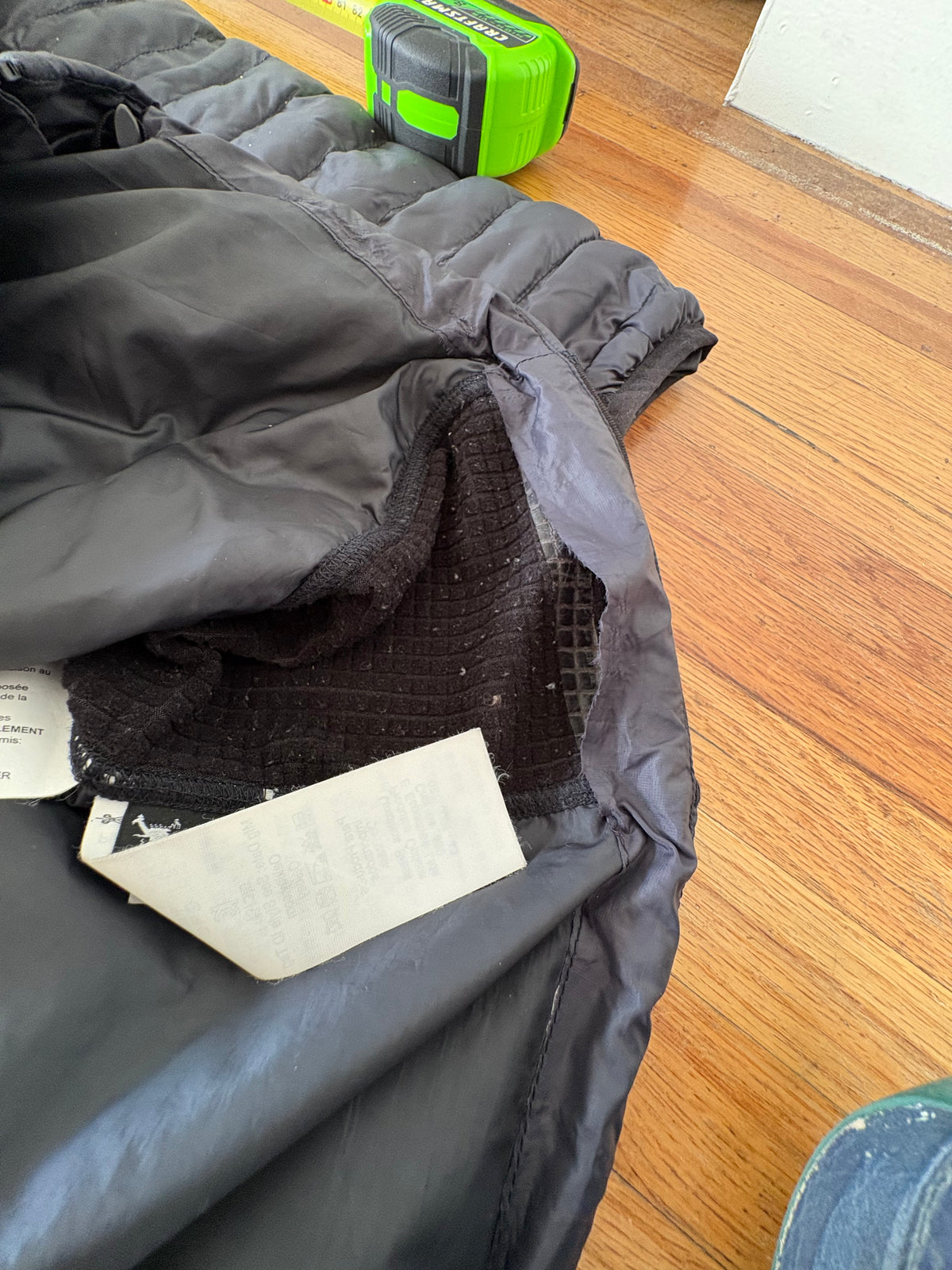 (L) Oakley Shell Black Puffer