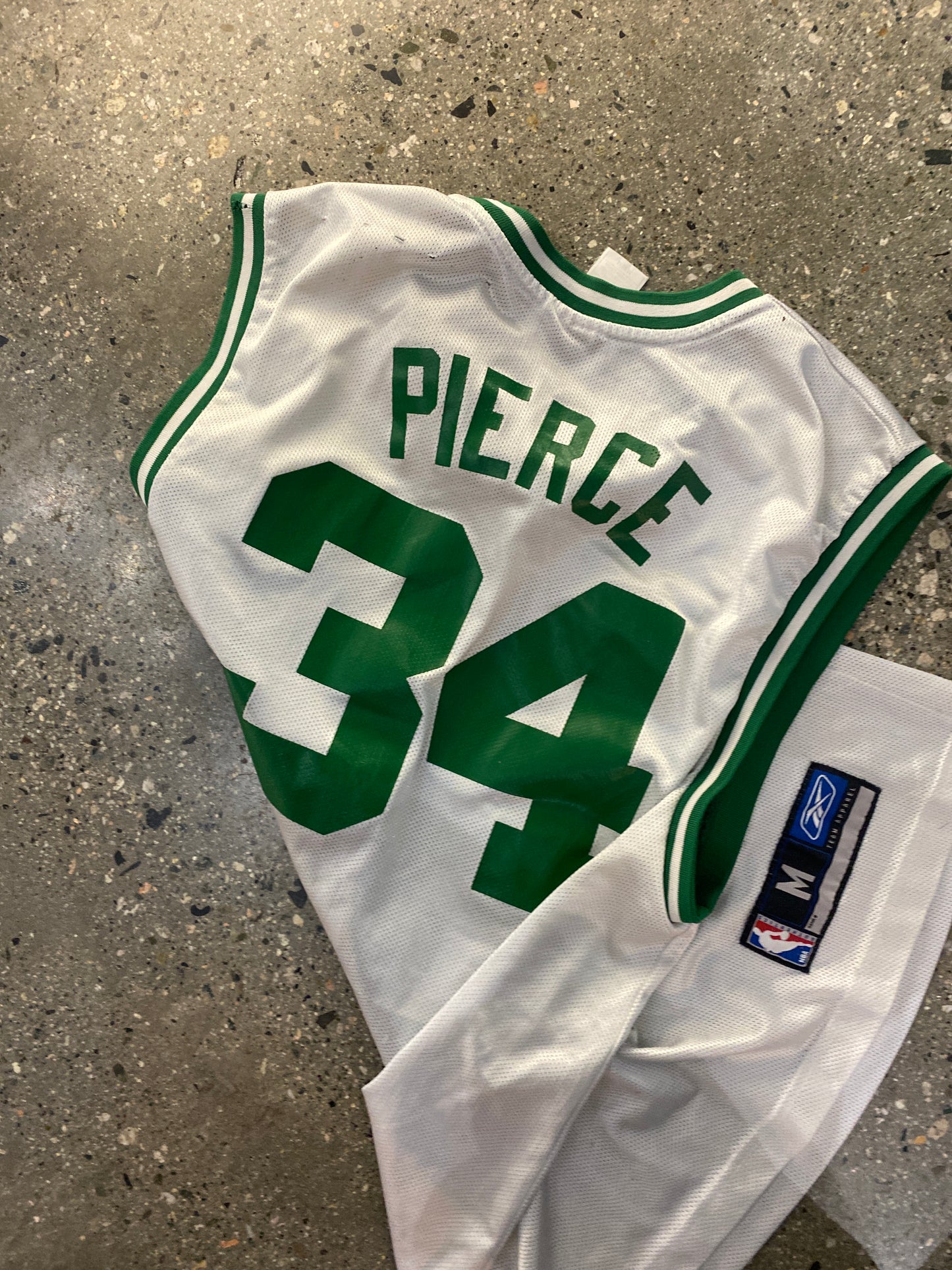 (M/L) Reebok Boston Celtics Paul Pierce Jersey