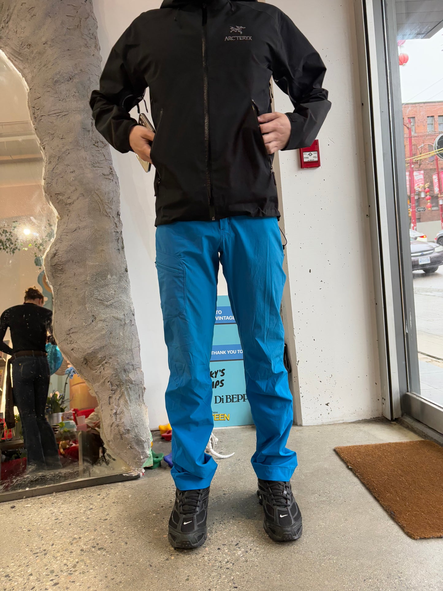 (27”) Arc’teryx Nylon Pants