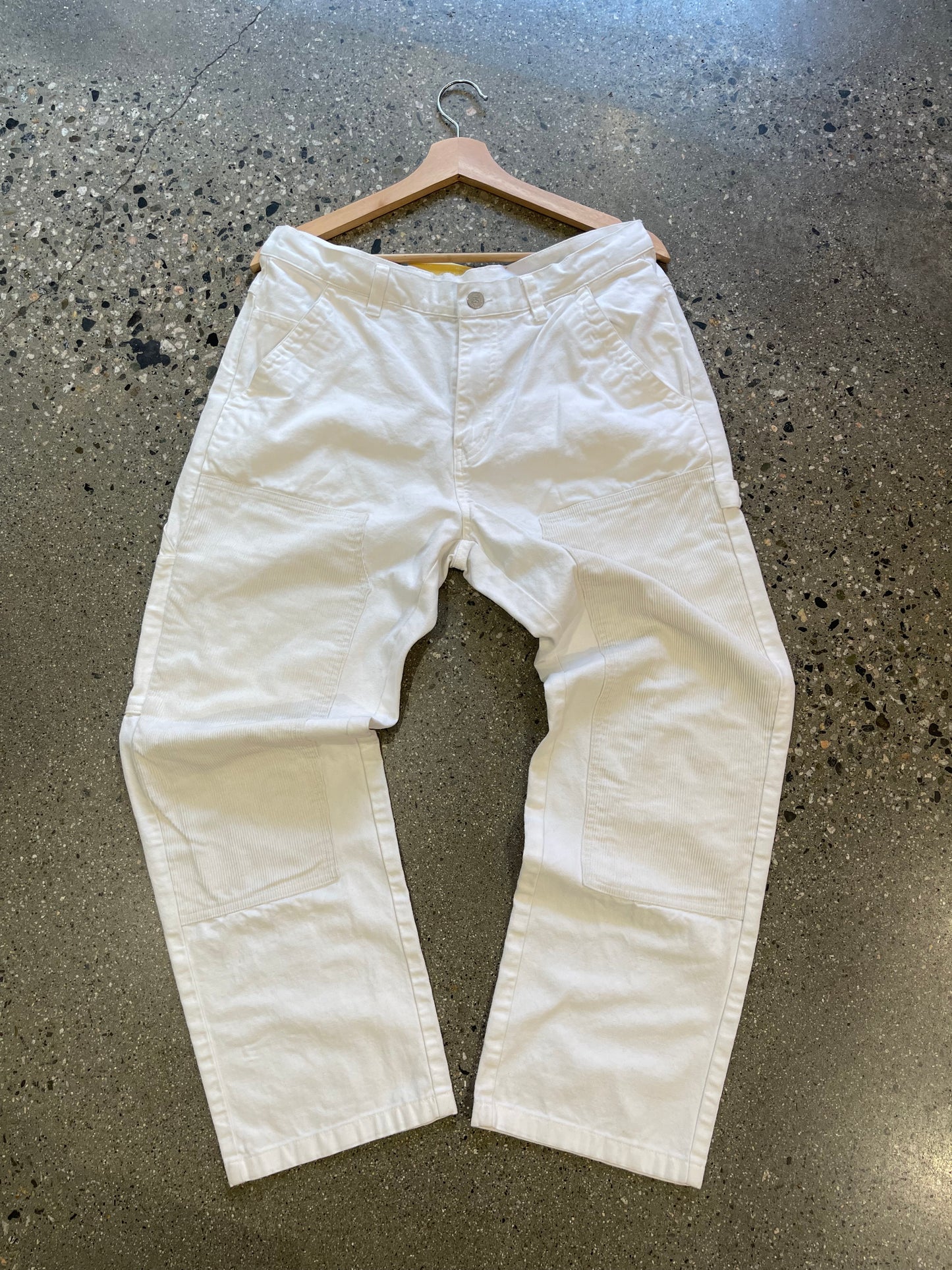 (32) Stussy Double Knee White Denim Jeans