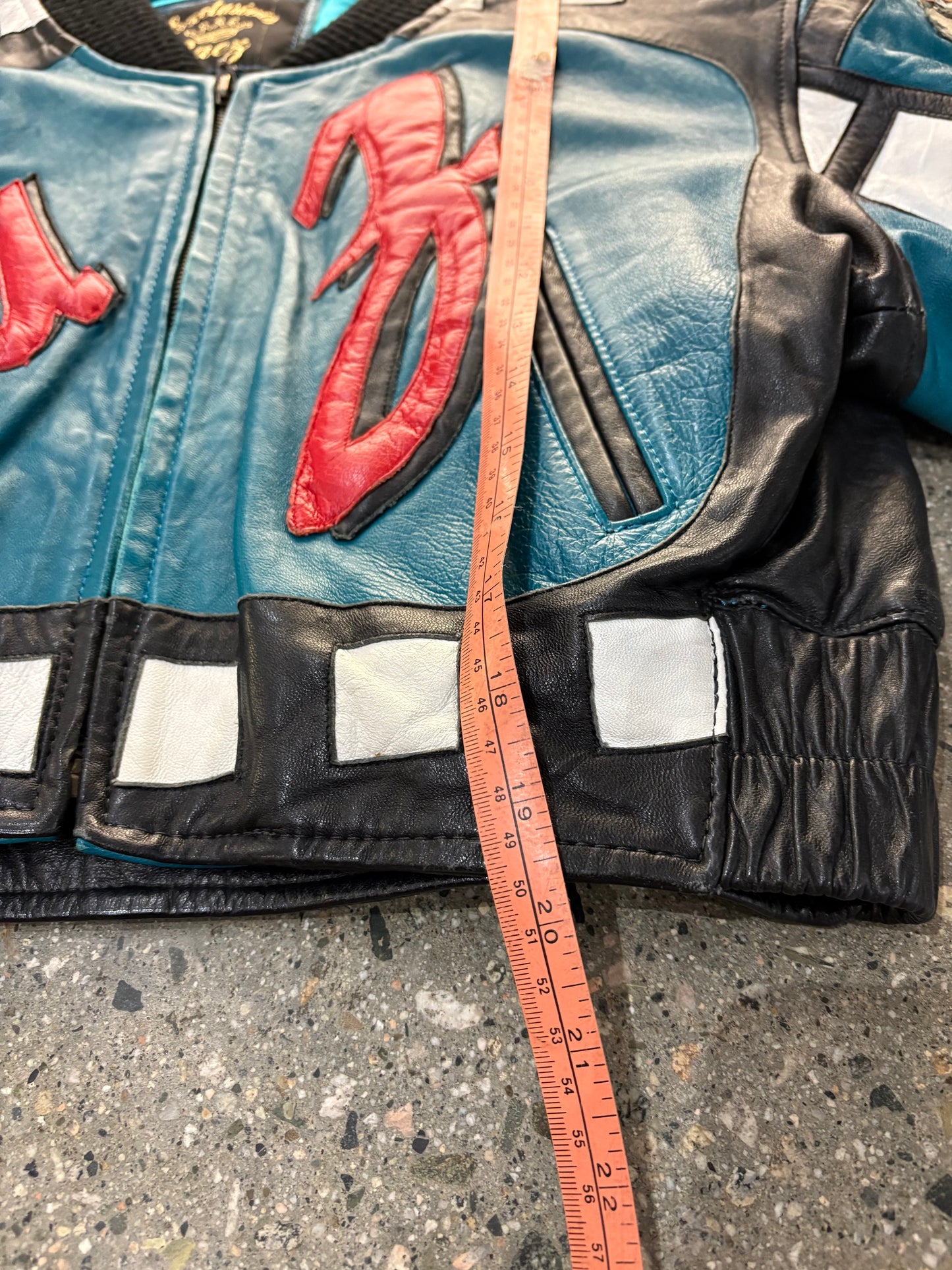 (XS) Vintage Rare Taz Leather Jacket Cropped