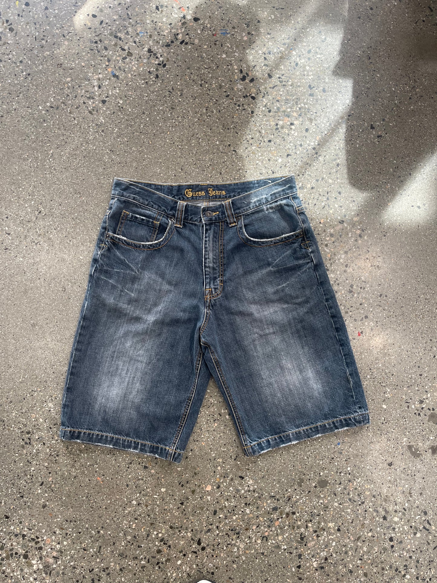 (32”) Guess Sunfaded Jorts