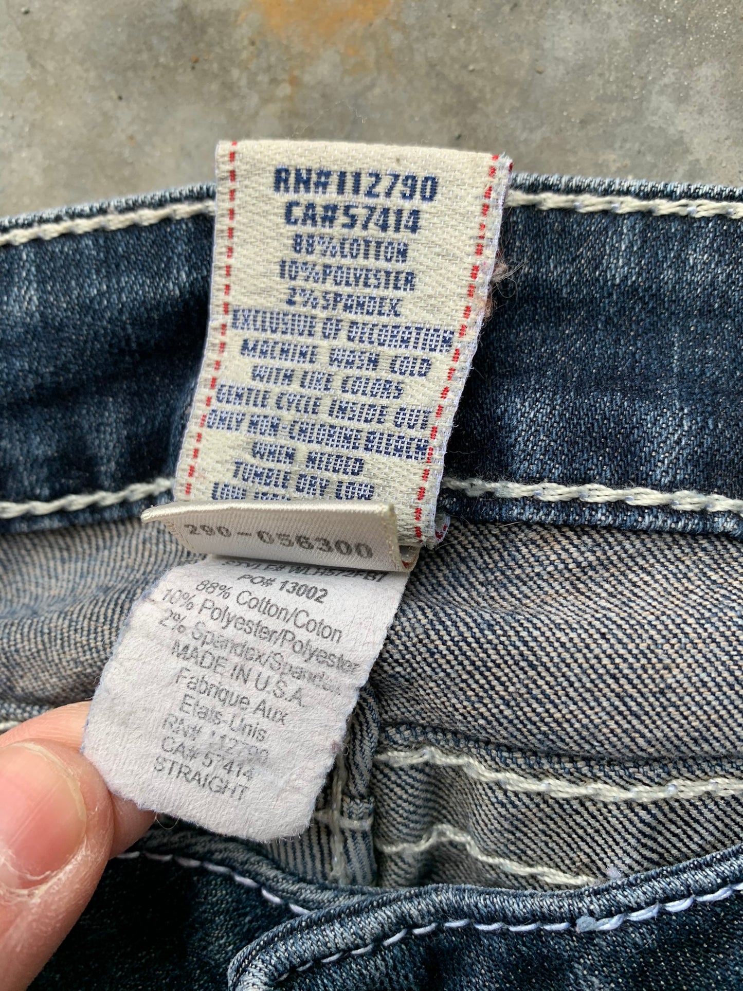 (32”) True Religion Straight Leg