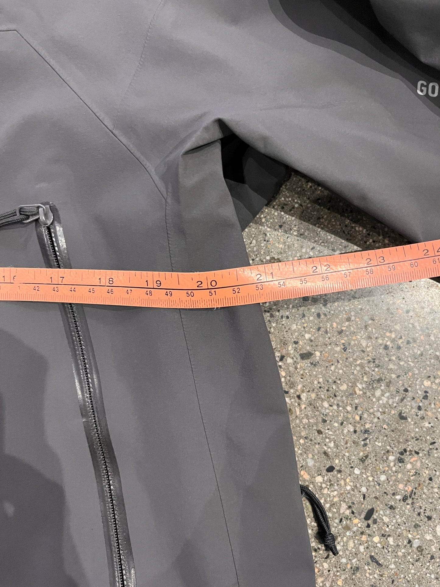 (L) Grey Arcteryx Zeta AR