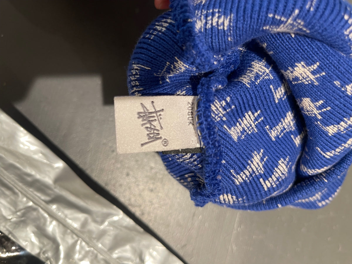(OS) 2000s Stussy Blue Script AOP Skully