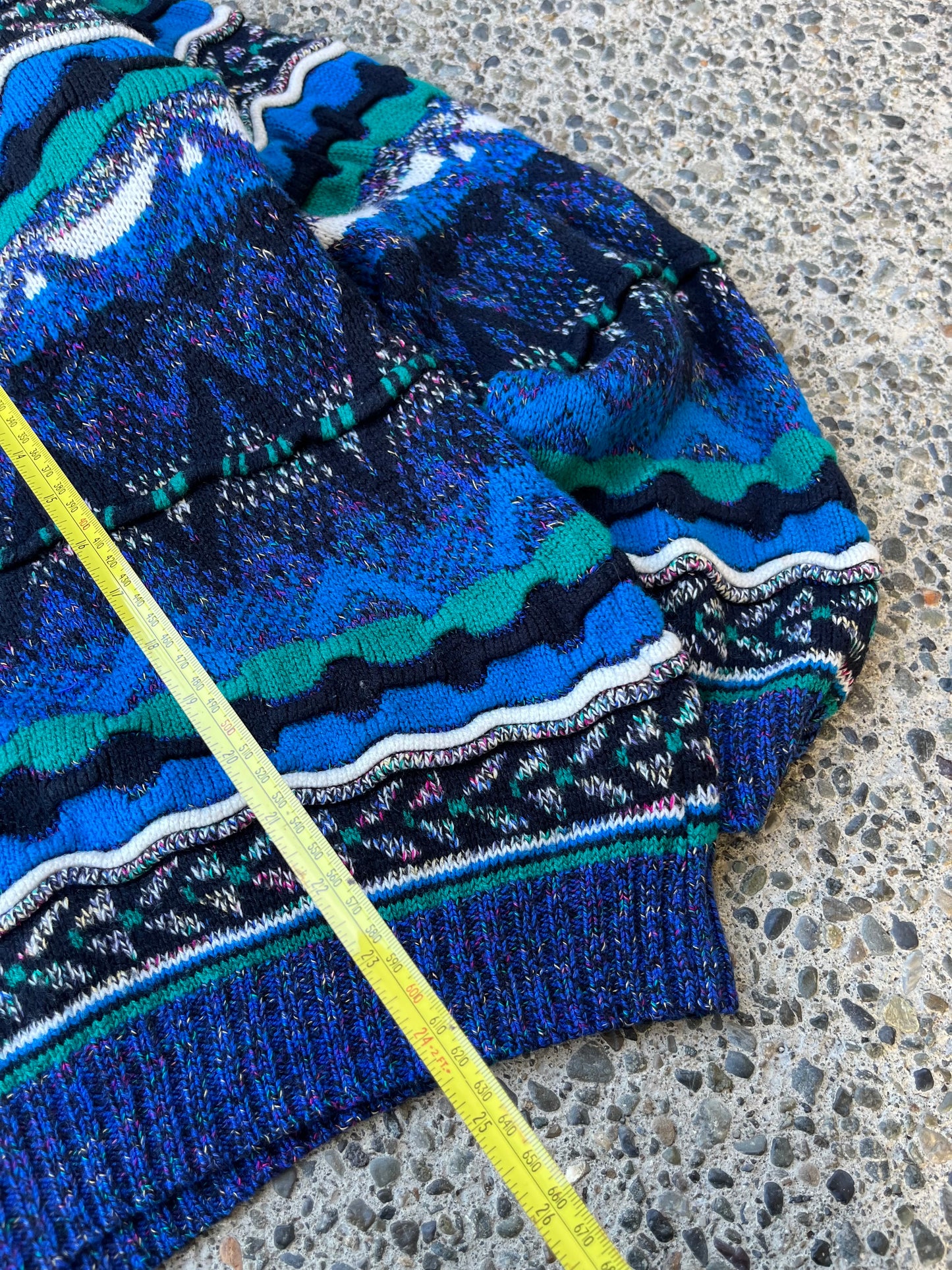 (L) 90s Concrete 3D Textured Knit Acrylic