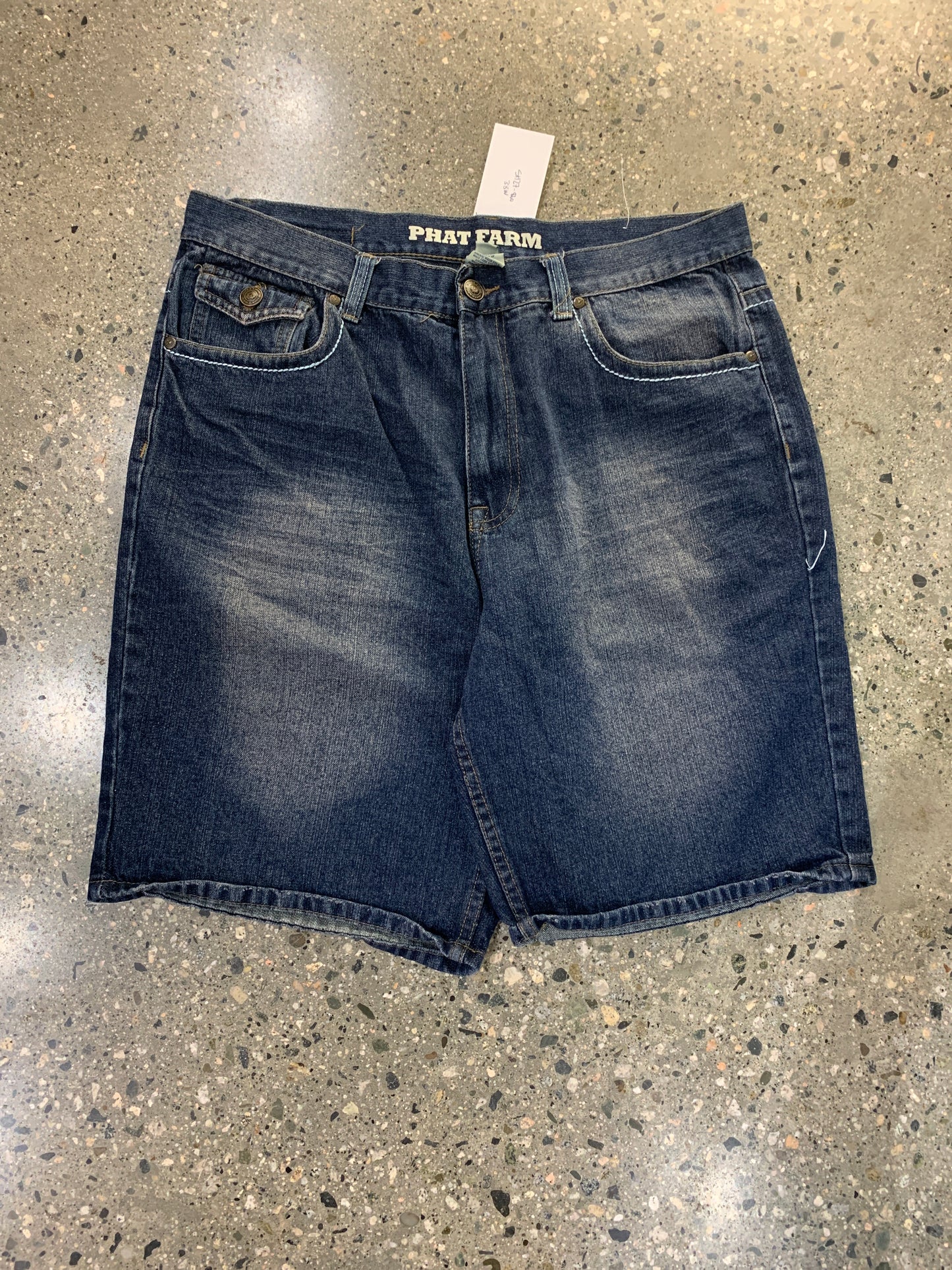 sh27 - 38W Phat Farm Baggy Jorts