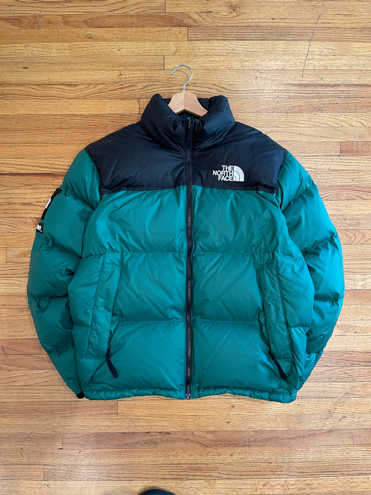 (Men’s M) The North Face x Supreme Nuptse