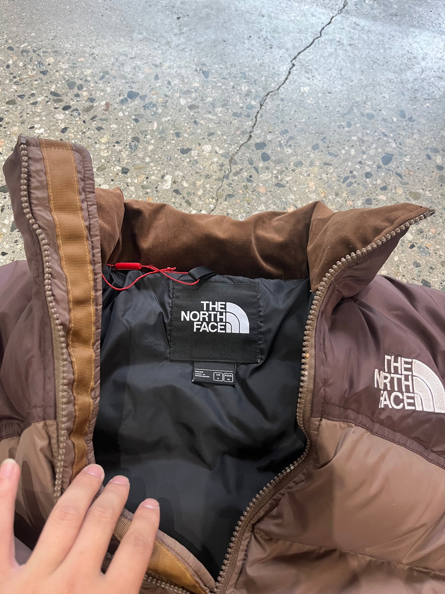 (S) North Face Brown 700 Nuptse