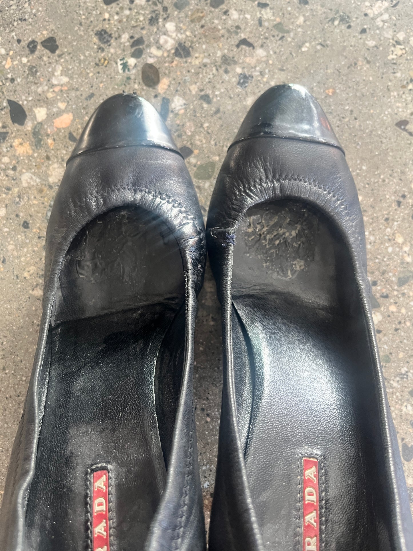 (7 US) 2000s Prada Pumps