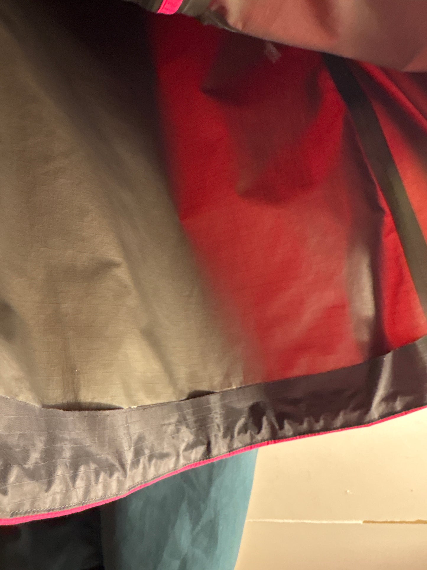 (XS) ARCTERYX PINK BETA SL (as is condition)