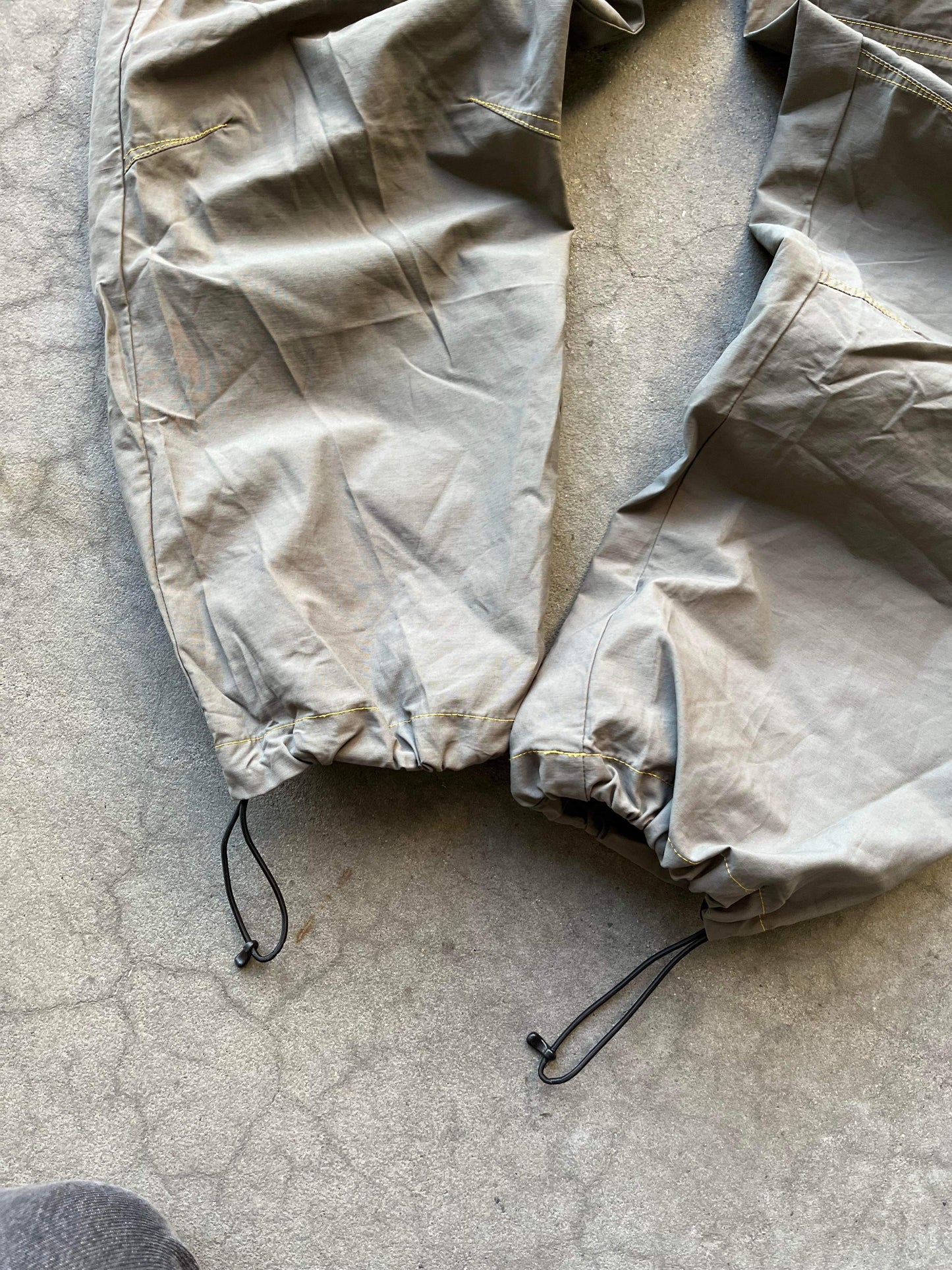 (30”) Stussy Parachute Pants
