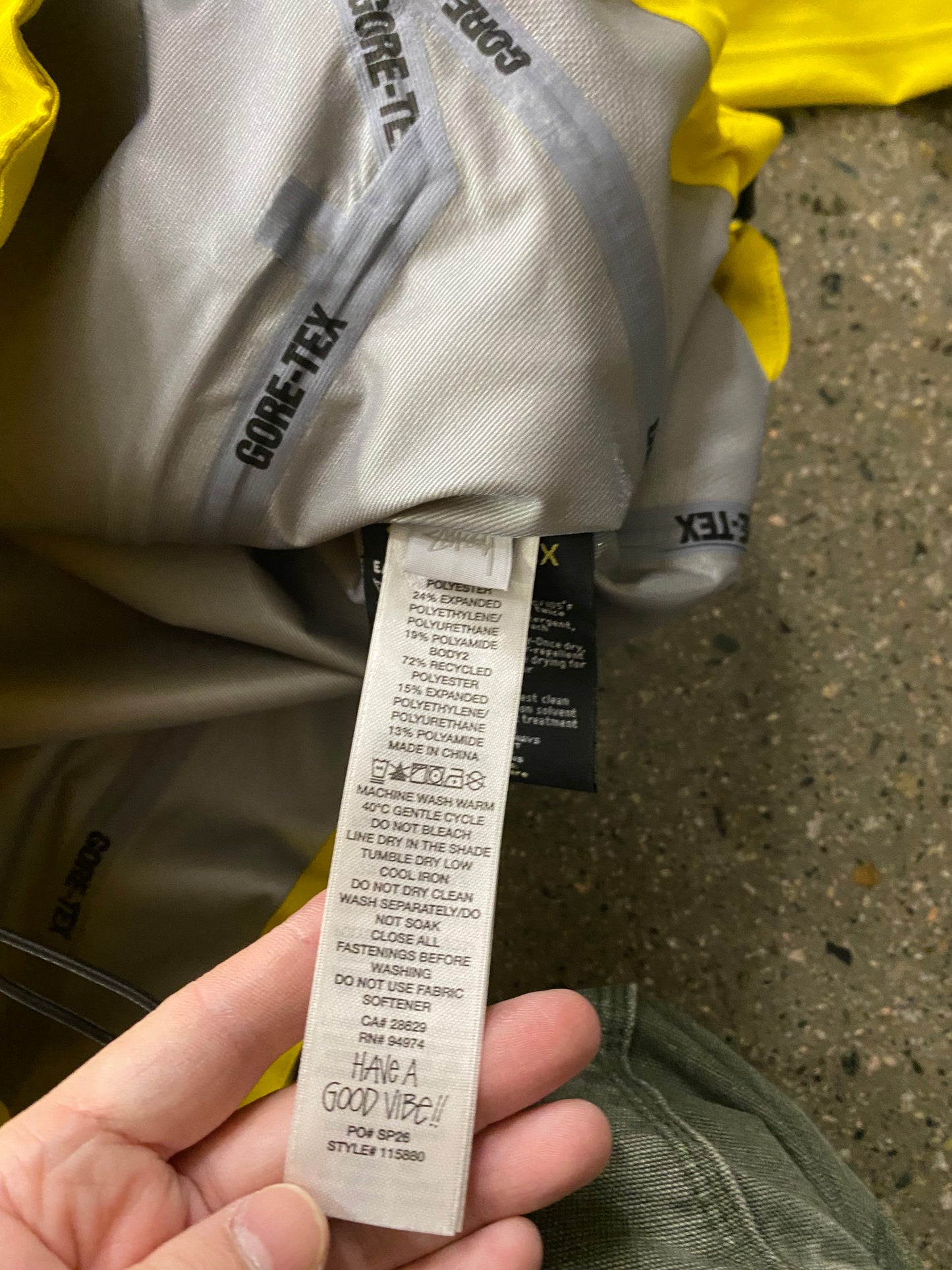 (S/M) Stussy Yellow Goretex Rain Jacket SS26