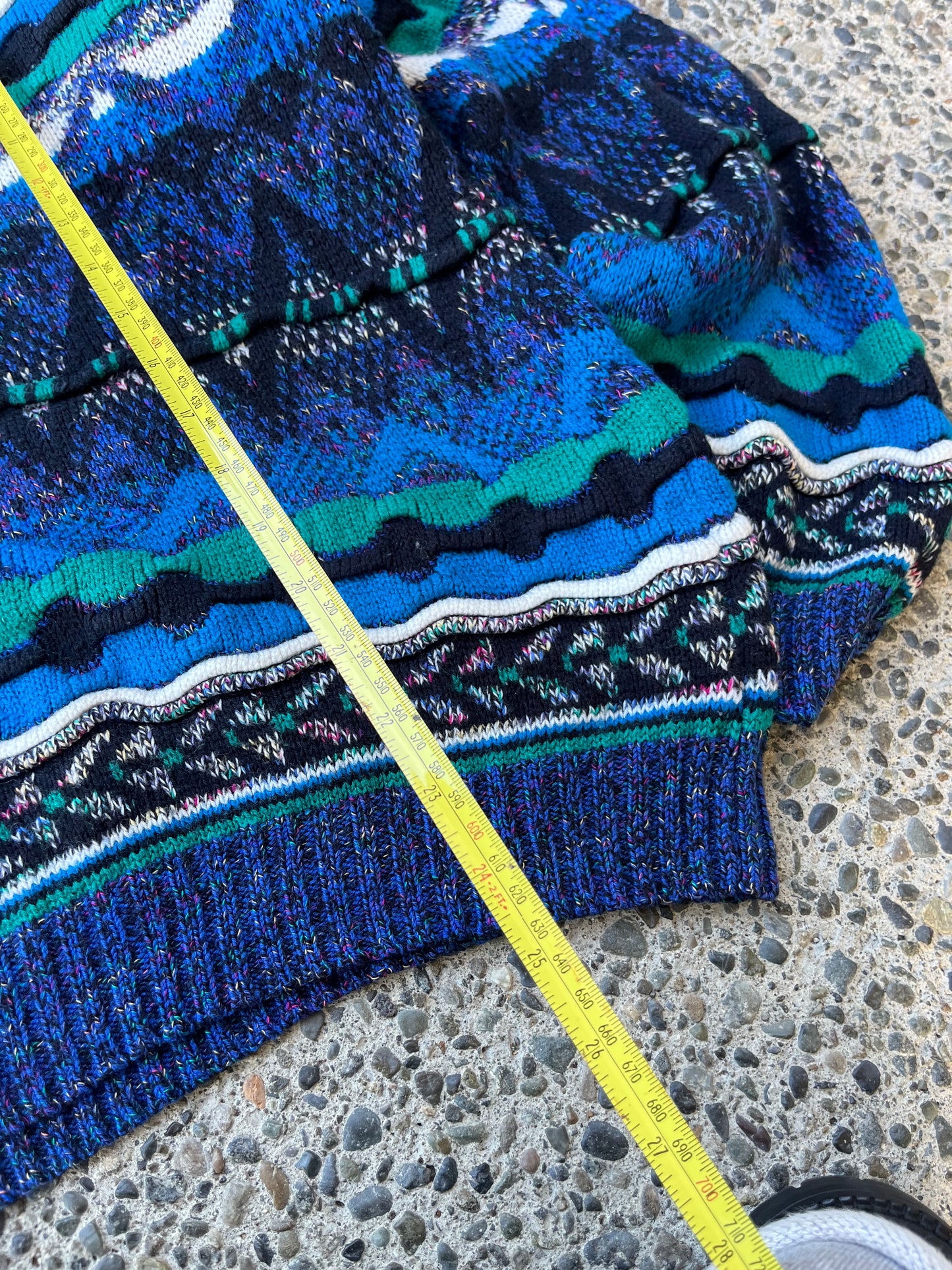 (L) 90s Concrete 3D Textured Knit Acrylic