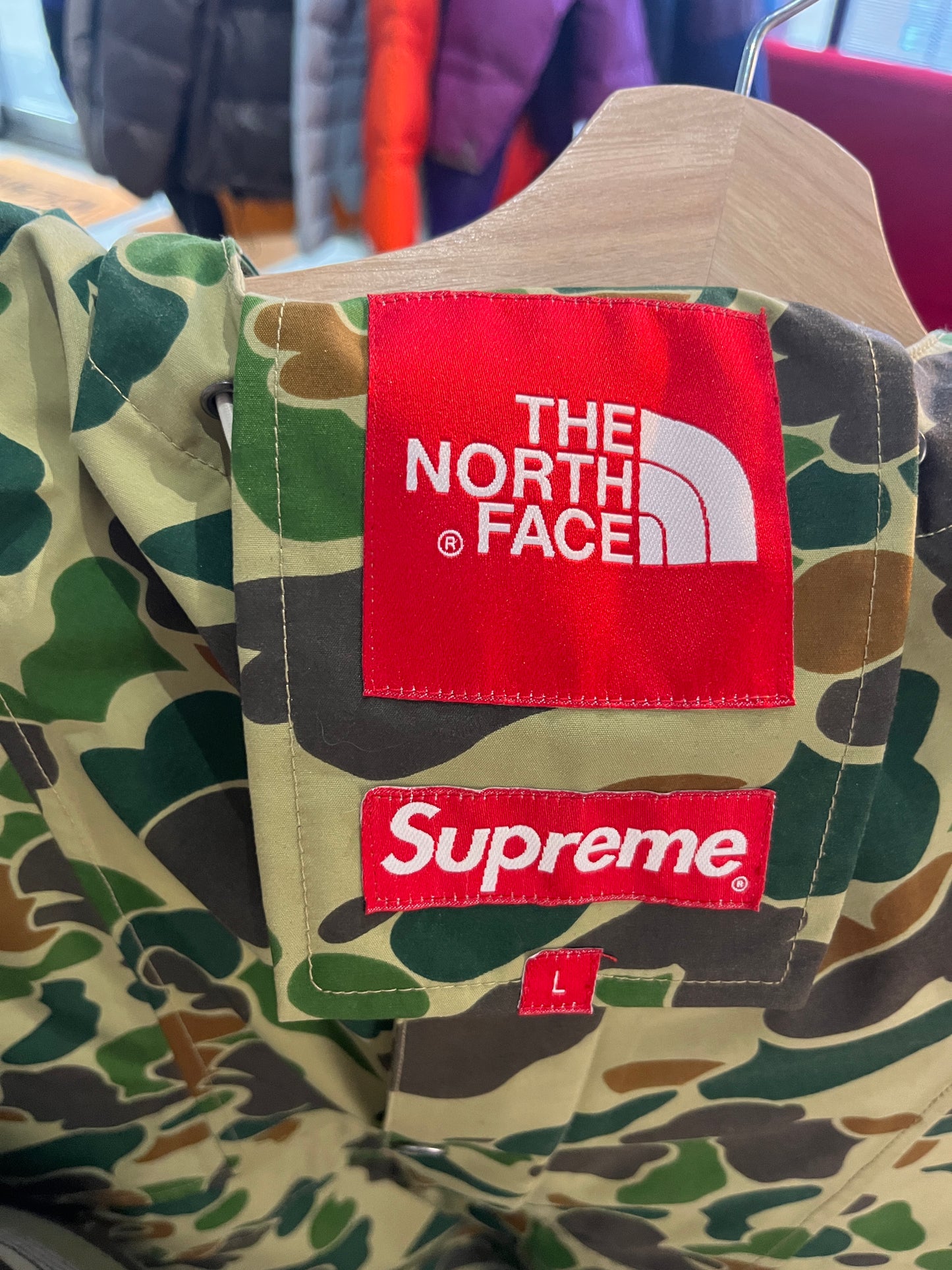 (L) Supreme X The North Face Duck Camo Jacket FW10