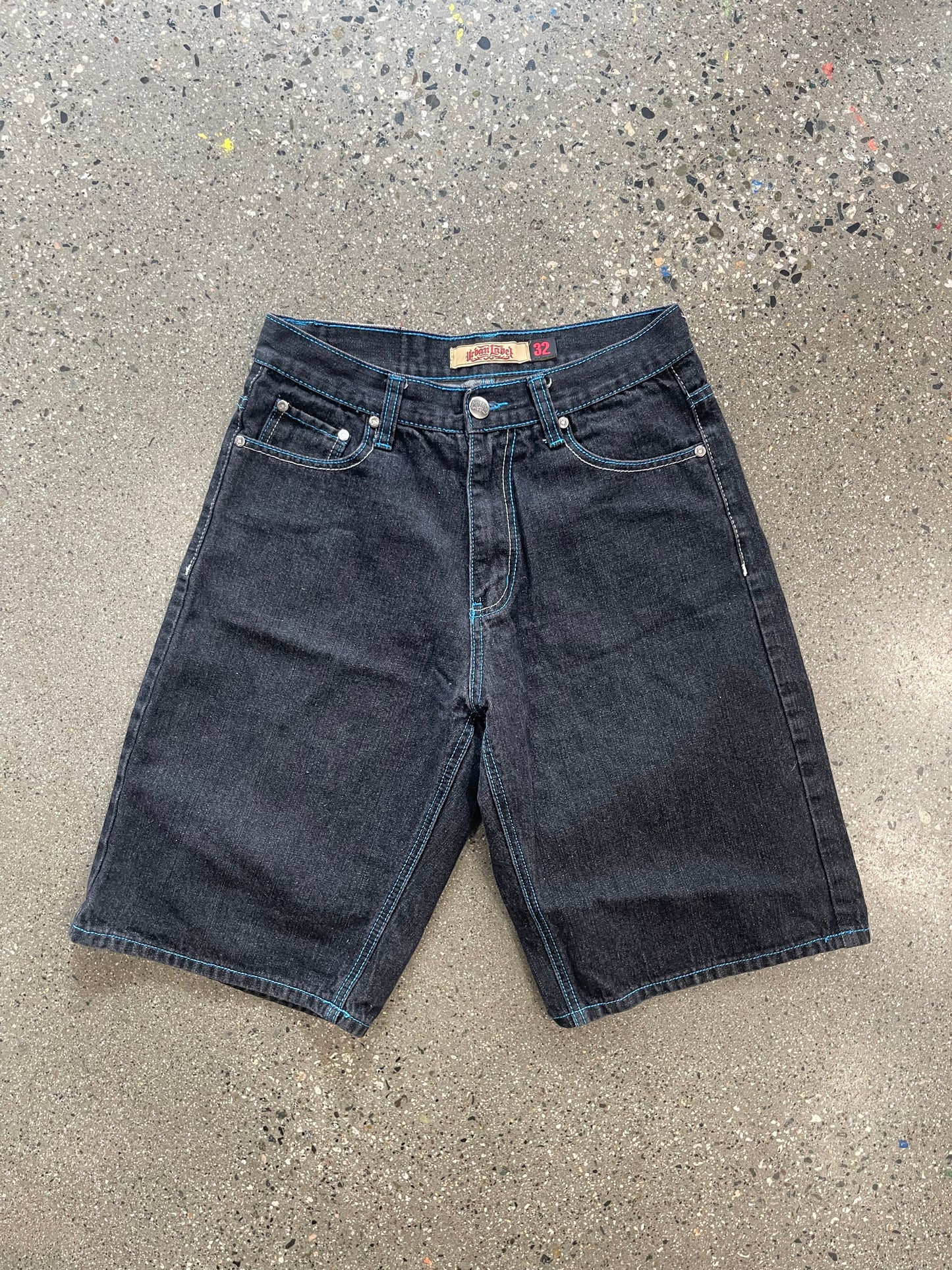 (32”) Urban Label Dark Baggy Jorts