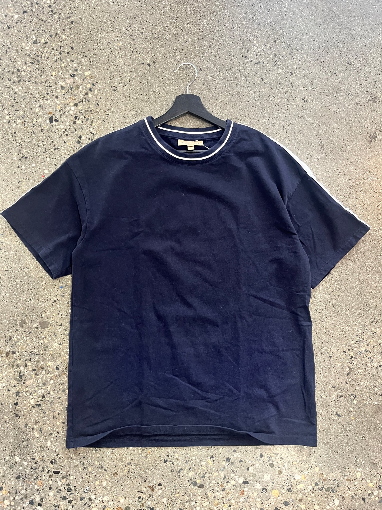 (L) Burberry Tee