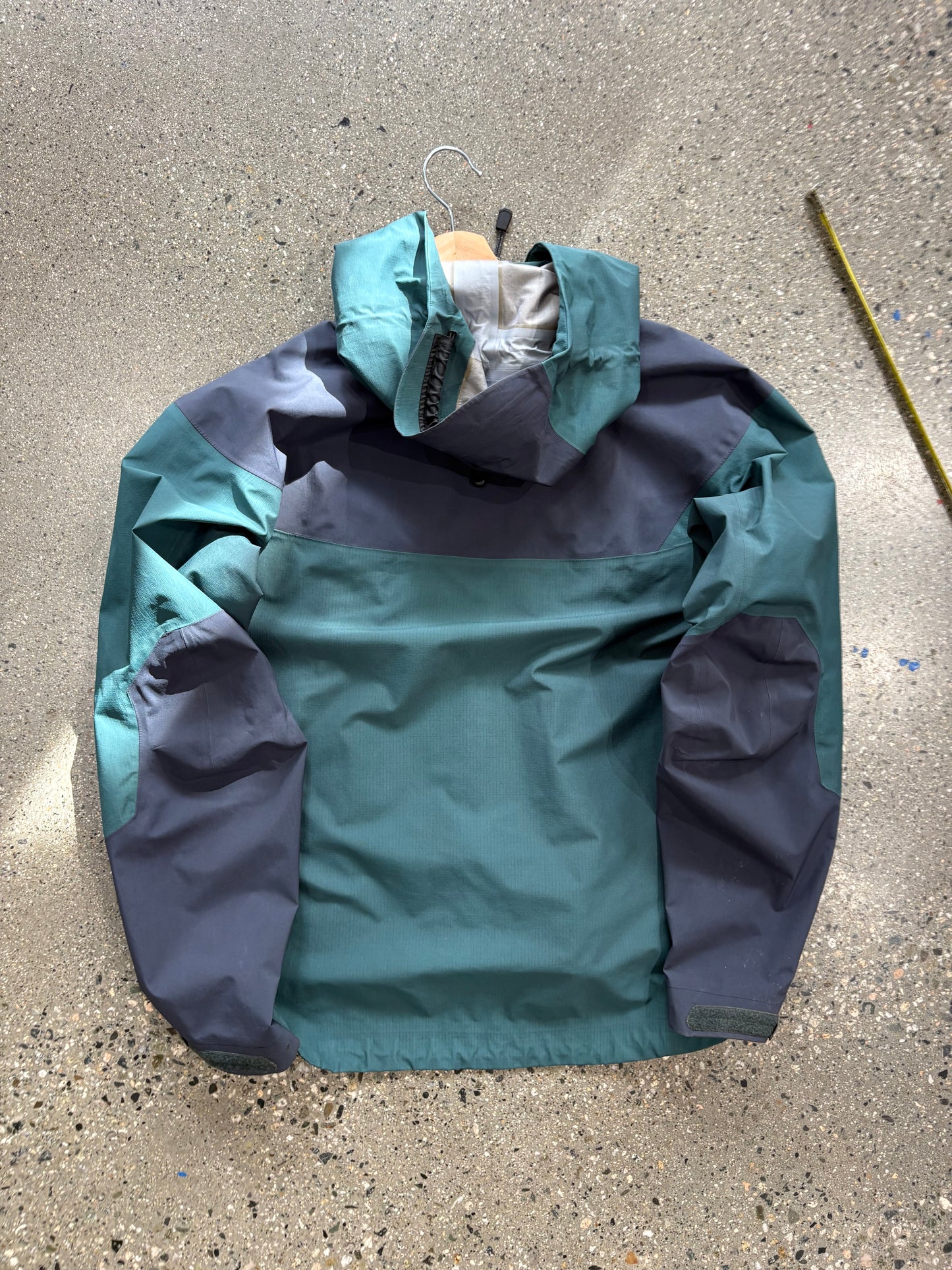 (M) Vintage Beta AR Green / Blue