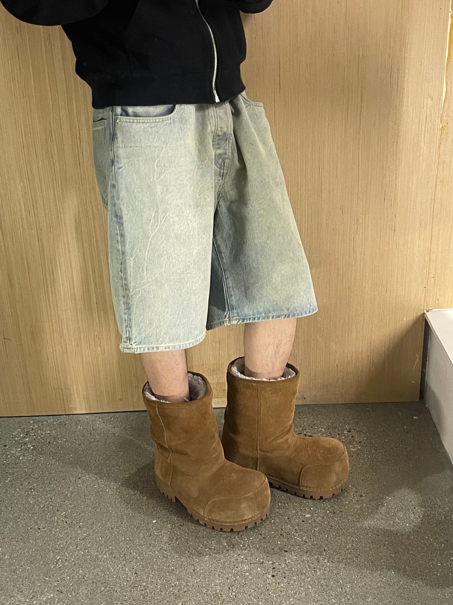(34”) Light Wash Stussy big ol Jorts