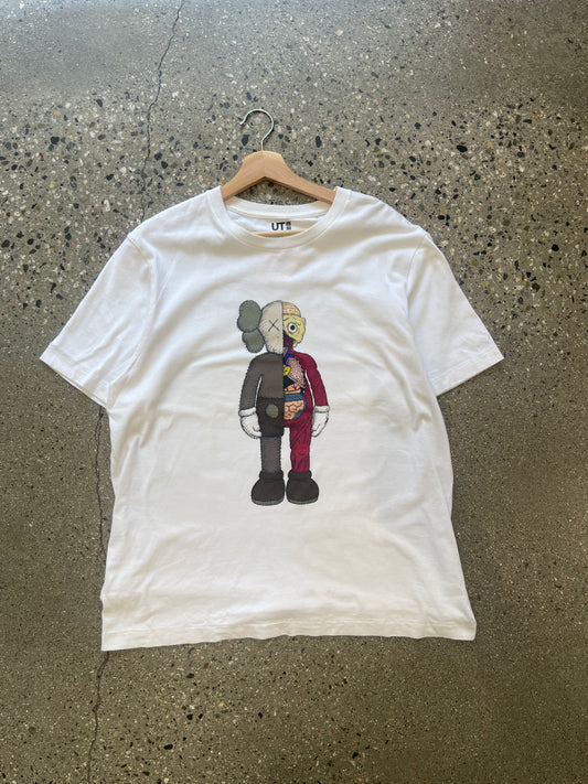 (L) UT X KAWS TEE