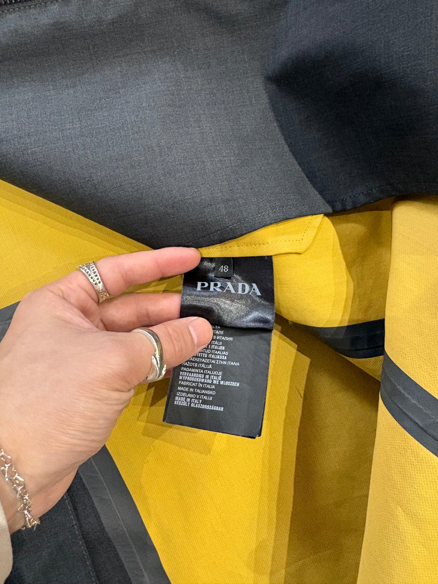 (M/L) Prada Single Breast Trench ( as is )