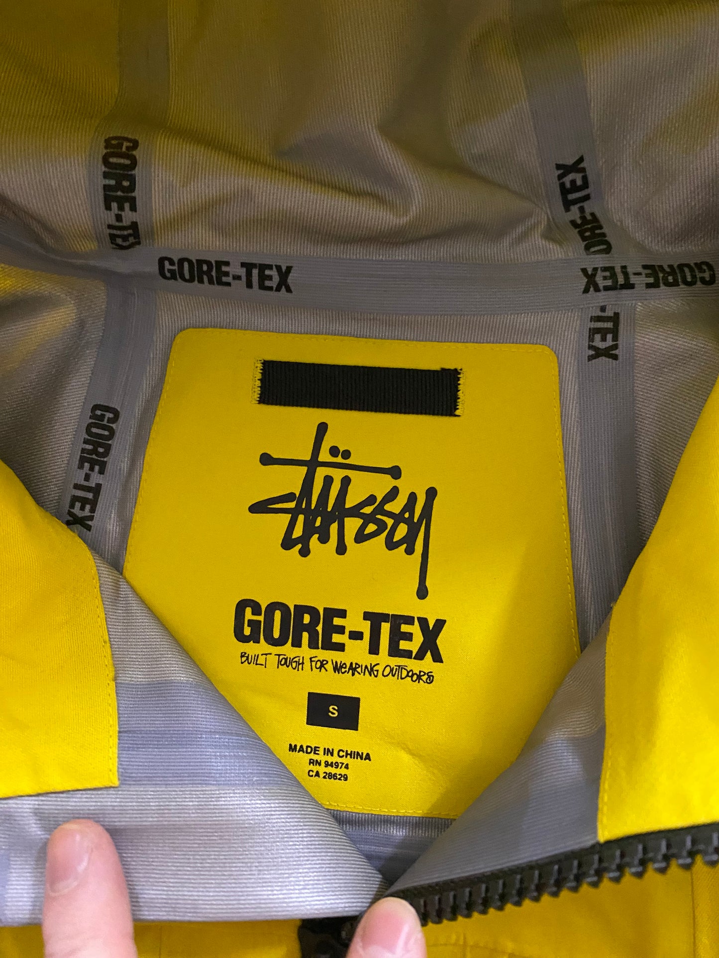(S/M) Stussy Yellow Goretex Rain Jacket SS26
