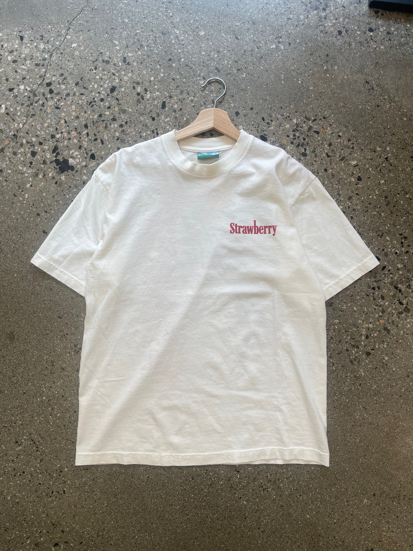 (M/L) Strawberry Doublesided Tee