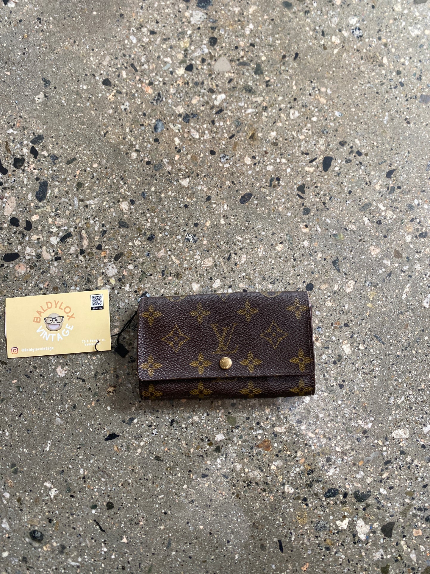 (OS) Vintage Authentic LV Wallet