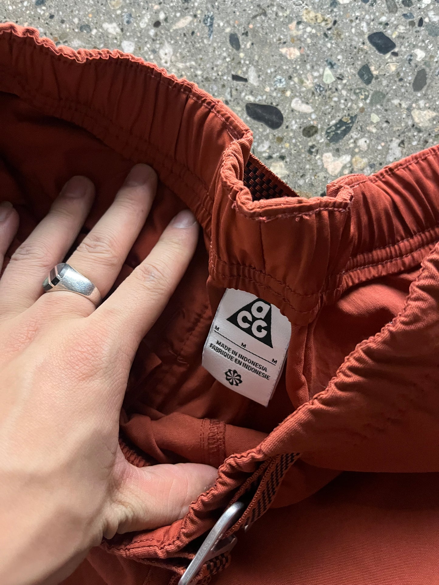 (S) Nike ACG Mountaineering Ripstop Pant