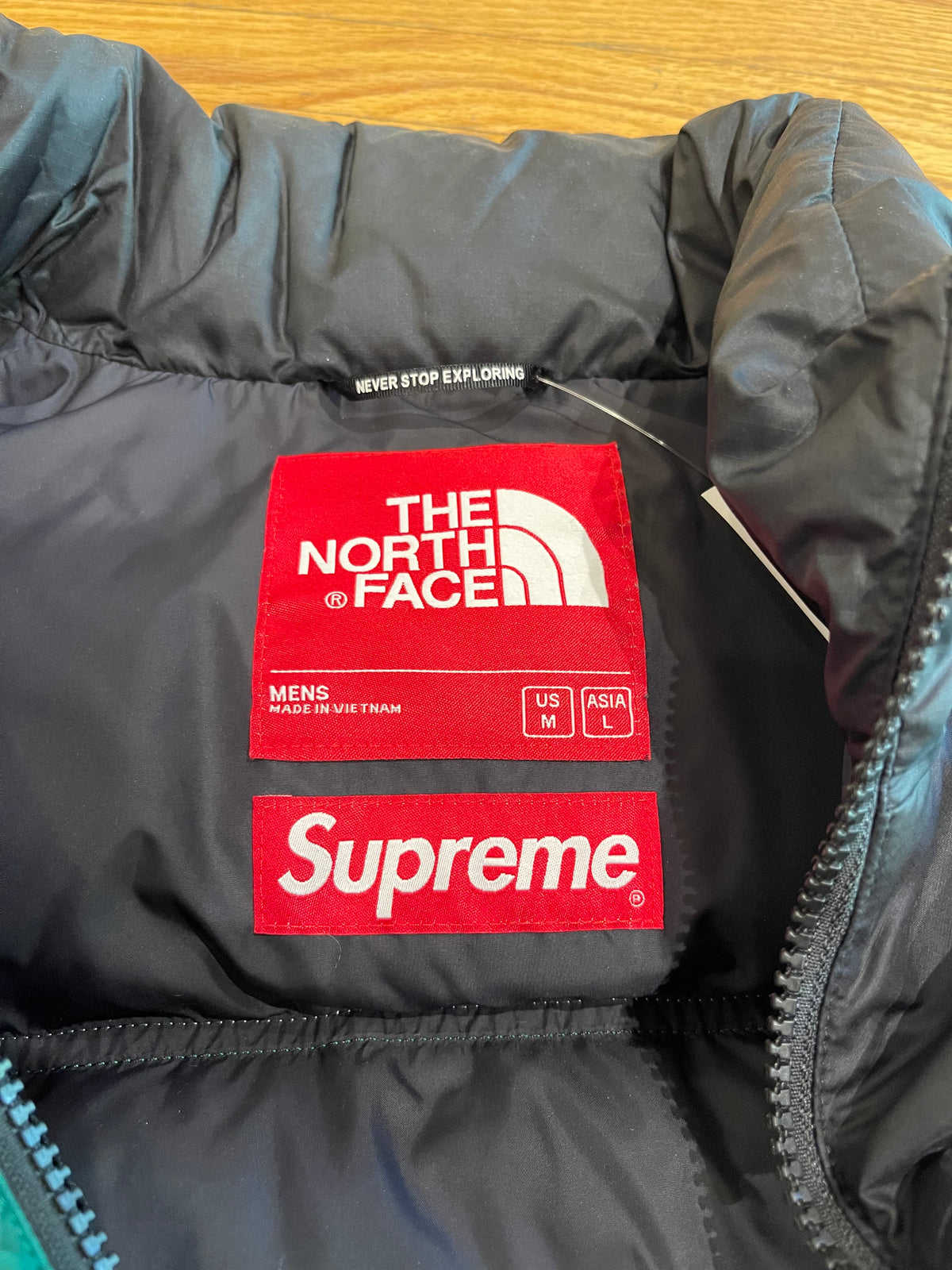 (Men’s M) The North Face x Supreme Nuptse