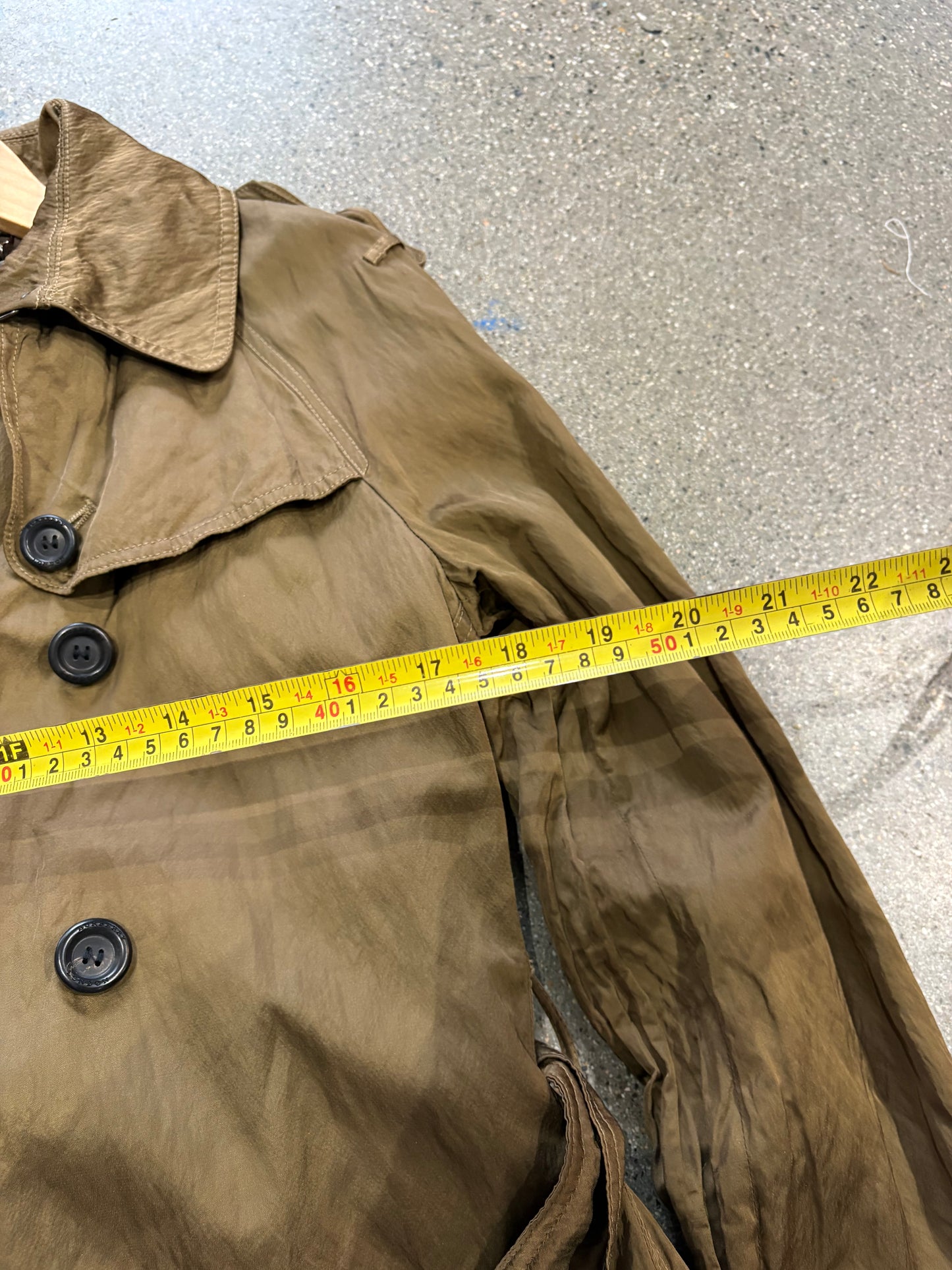 (S) Older Burberry Olive Trench