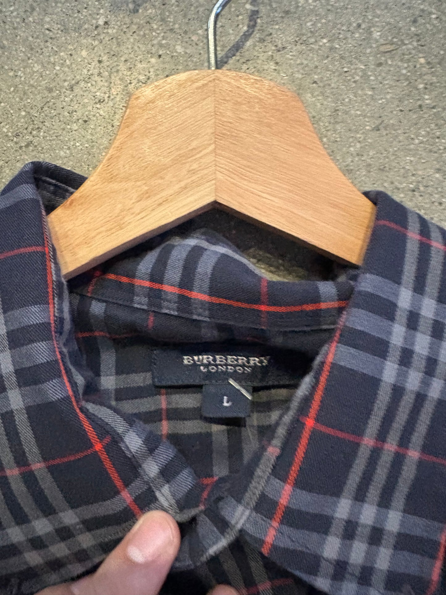 (L) Burberry Novacheck Plaid button up