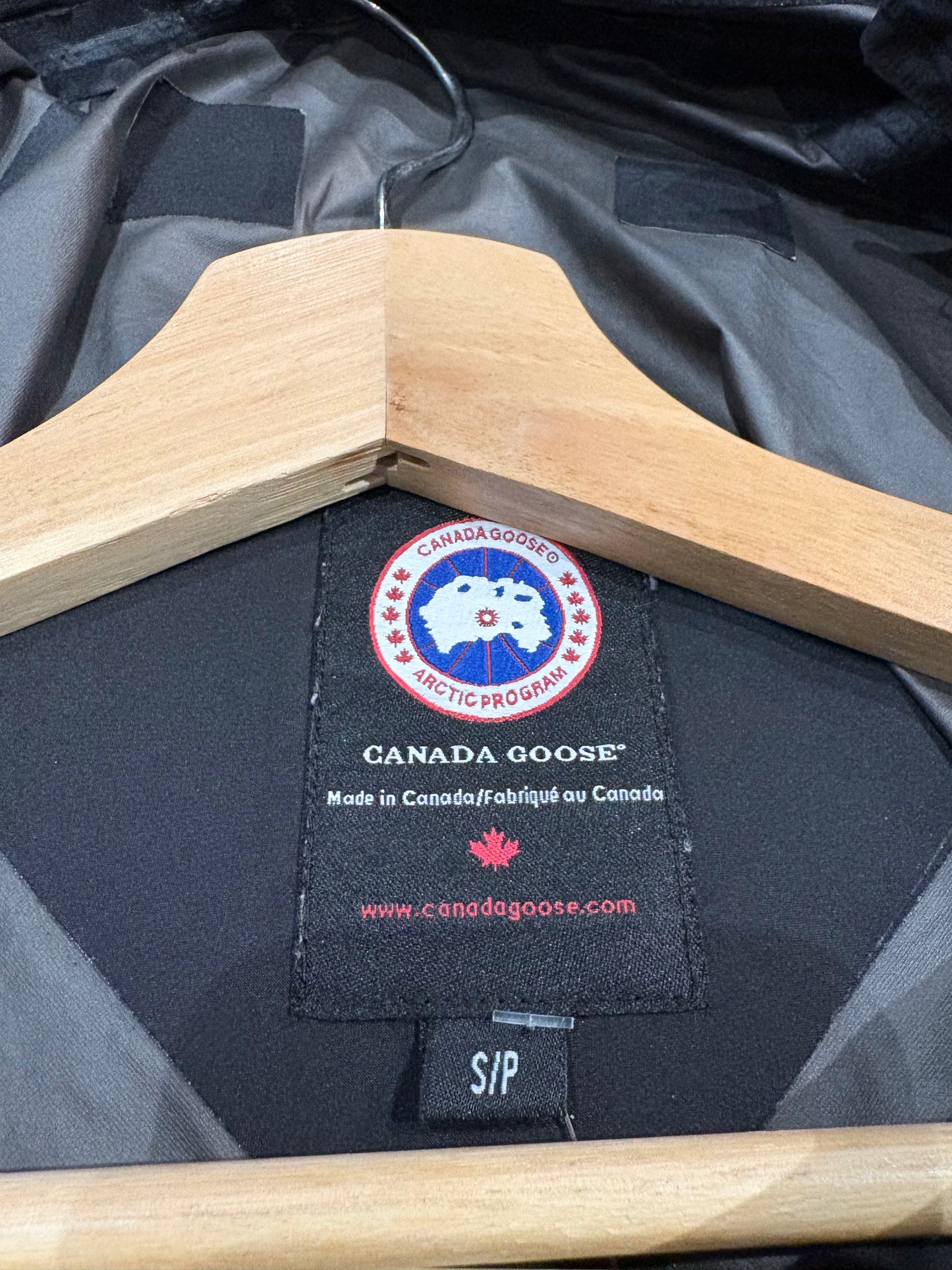 (S) Canada Goose Rain Jacket