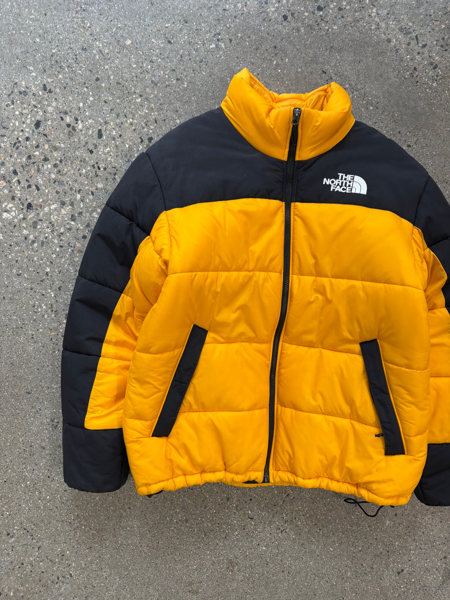 (L) The North Face Himalayan Puffer