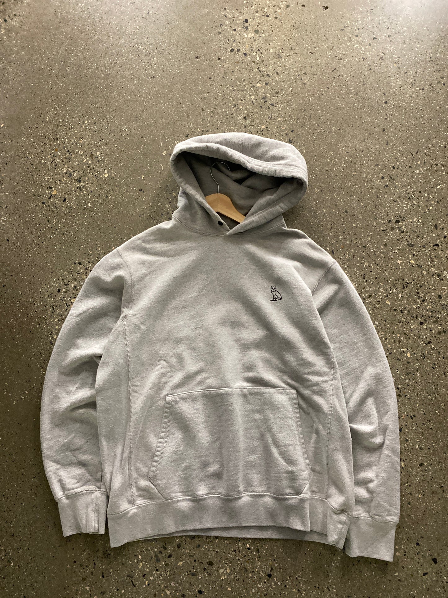 (M/L) OVO Grey Basic Hoodie