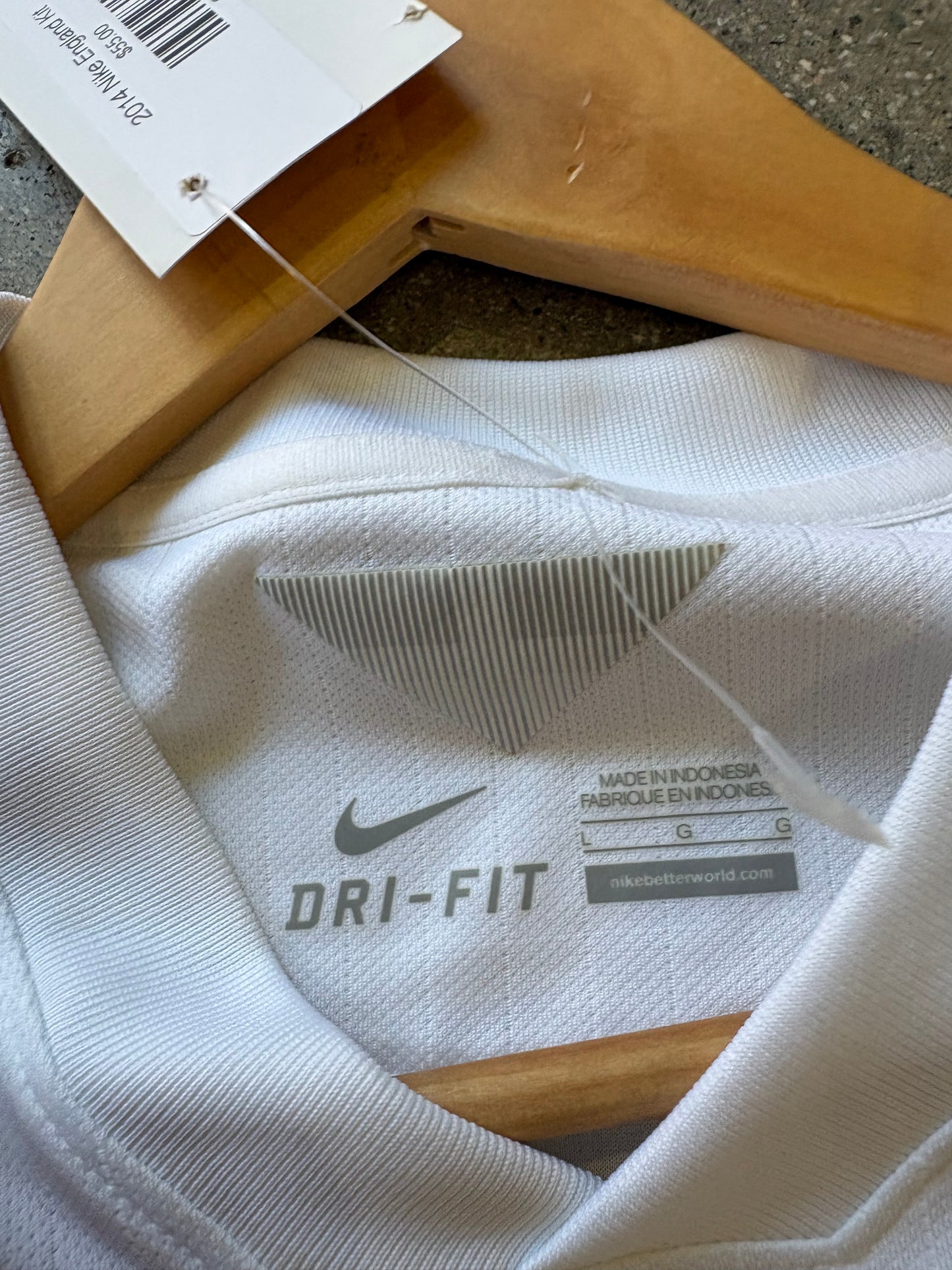 (L) 2014 Nike England Kit